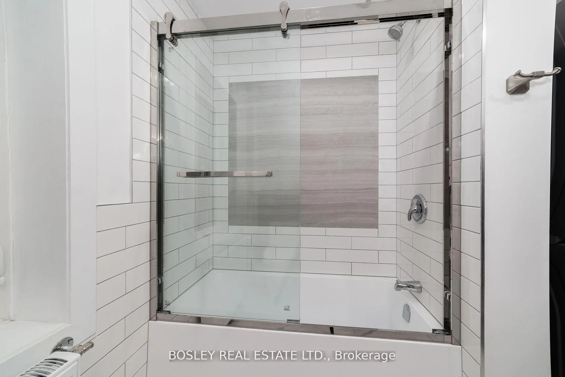 Photo 12 of Unit A, 926 Kingston Road, Toronto, The Beaches — HOMEH