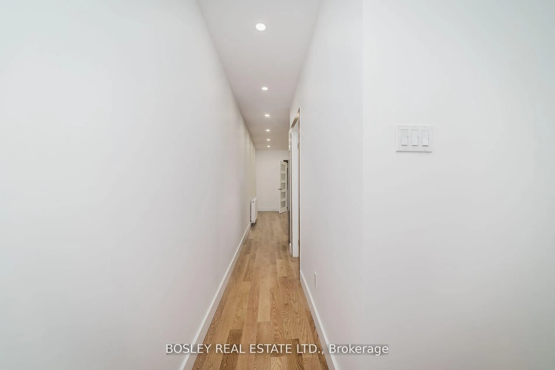 Photo 14 of Unit A, 926 Kingston Road, Toronto, The Beaches — HOMEH
