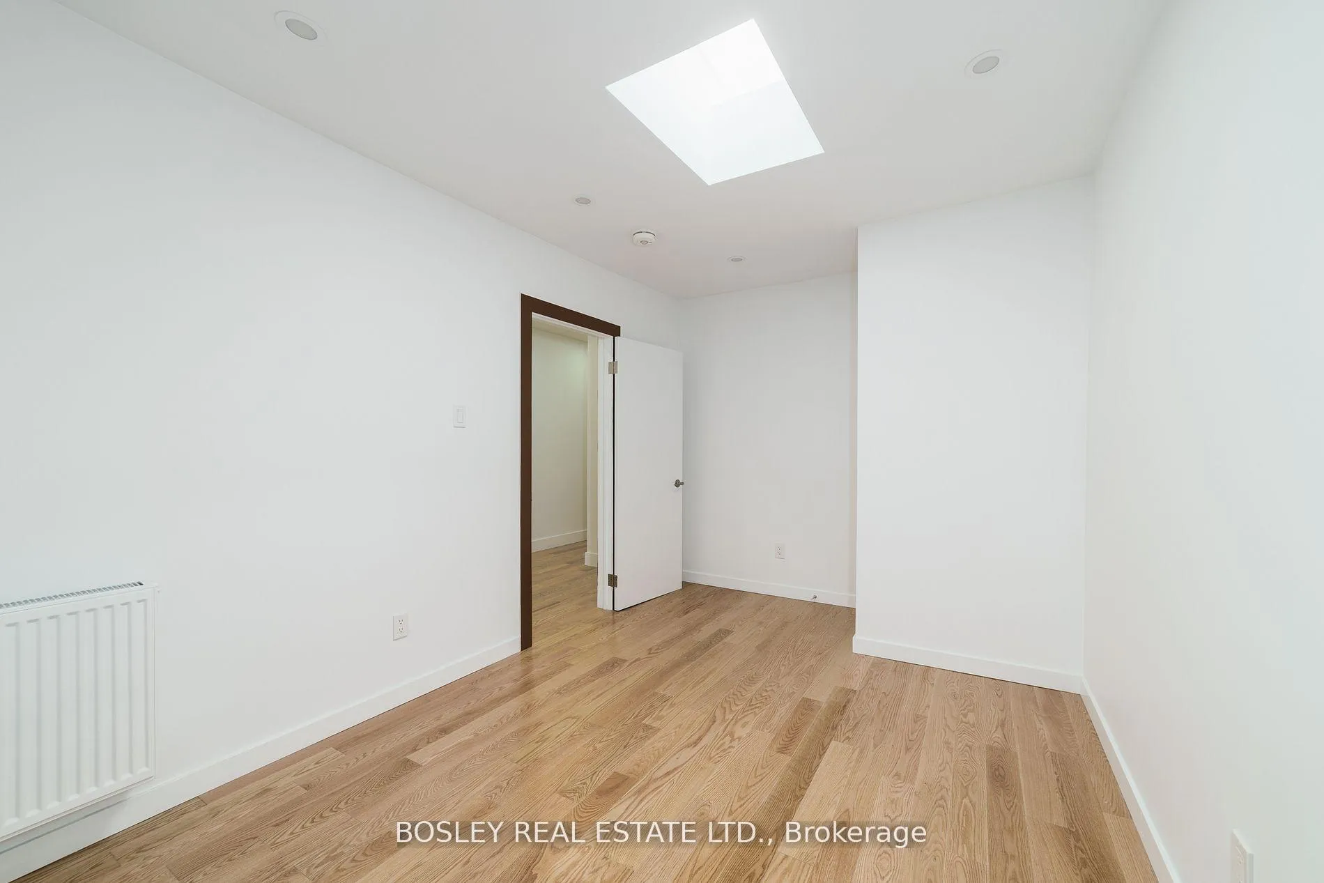Photo 15 of Unit A, 926 Kingston Road, Toronto, The Beaches — HOMEH