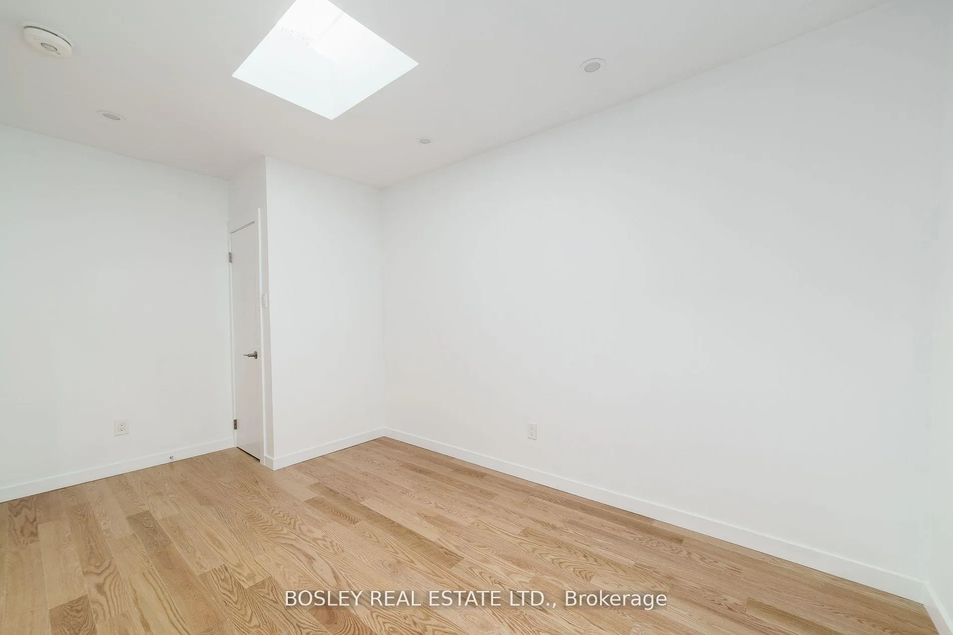 Photo 17 of Unit A, 926 Kingston Road, Toronto, The Beaches — HOMEH