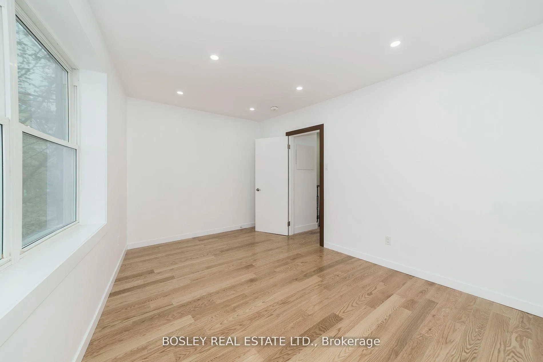 Photo 22 of Unit A, 926 Kingston Road, Toronto, The Beaches — HOMEH