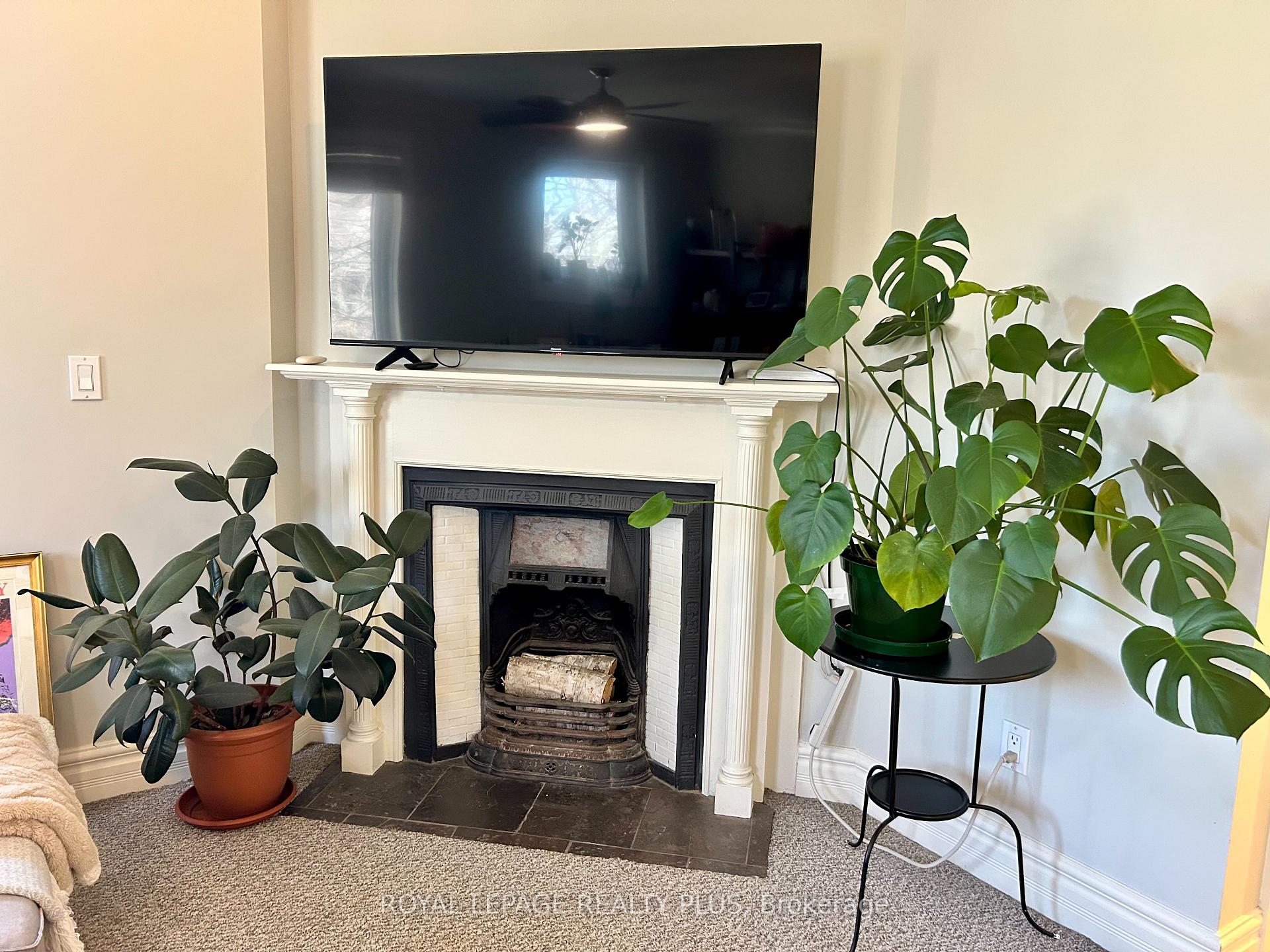 Photo 8 of Unit 2, 17 Maple Avenue, Toronto, Rosedale-Moore Park — HOMEH