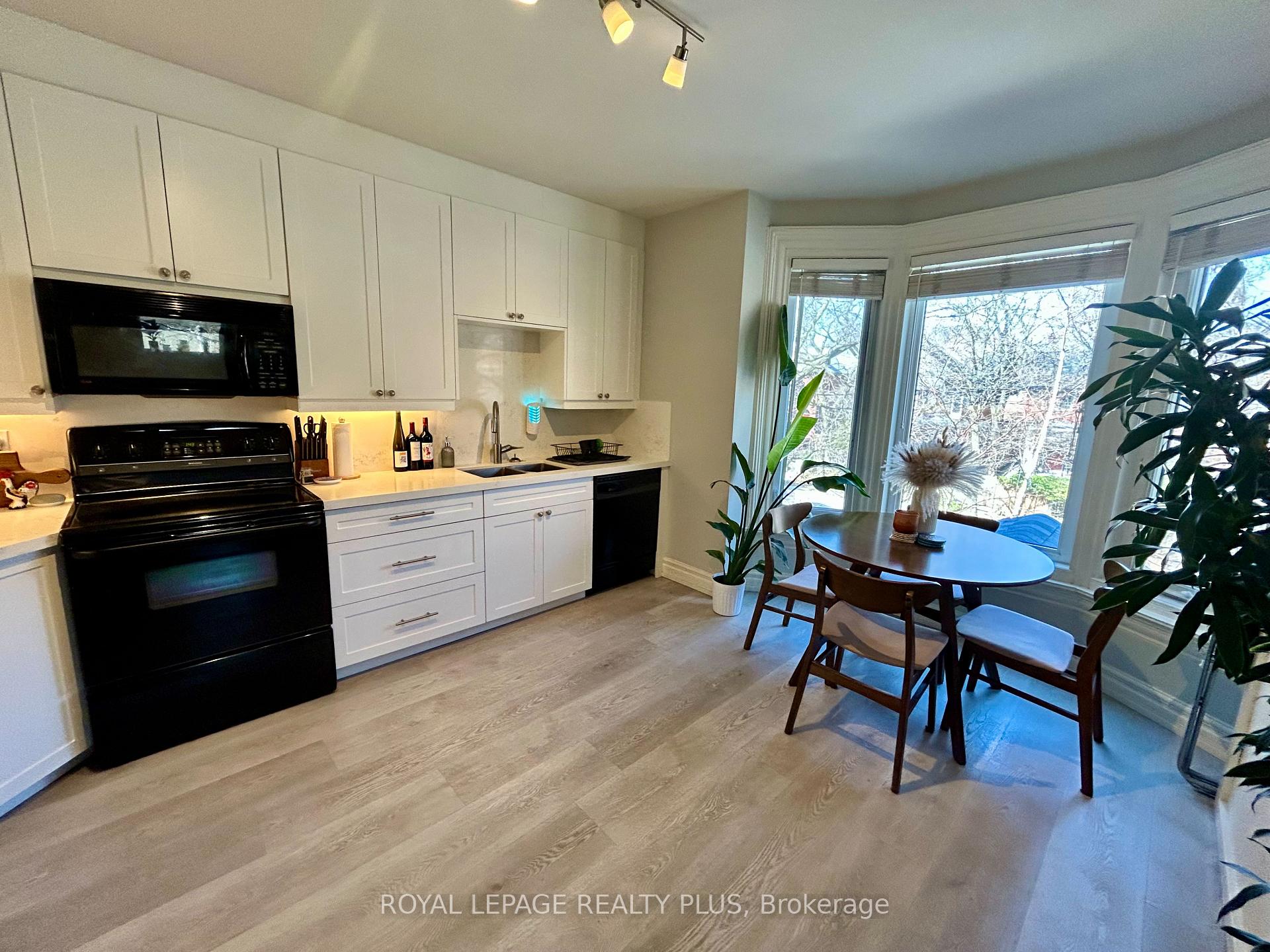 Photo 10 of Unit 2, 17 Maple Avenue, Toronto, Rosedale-Moore Park — HOMEH