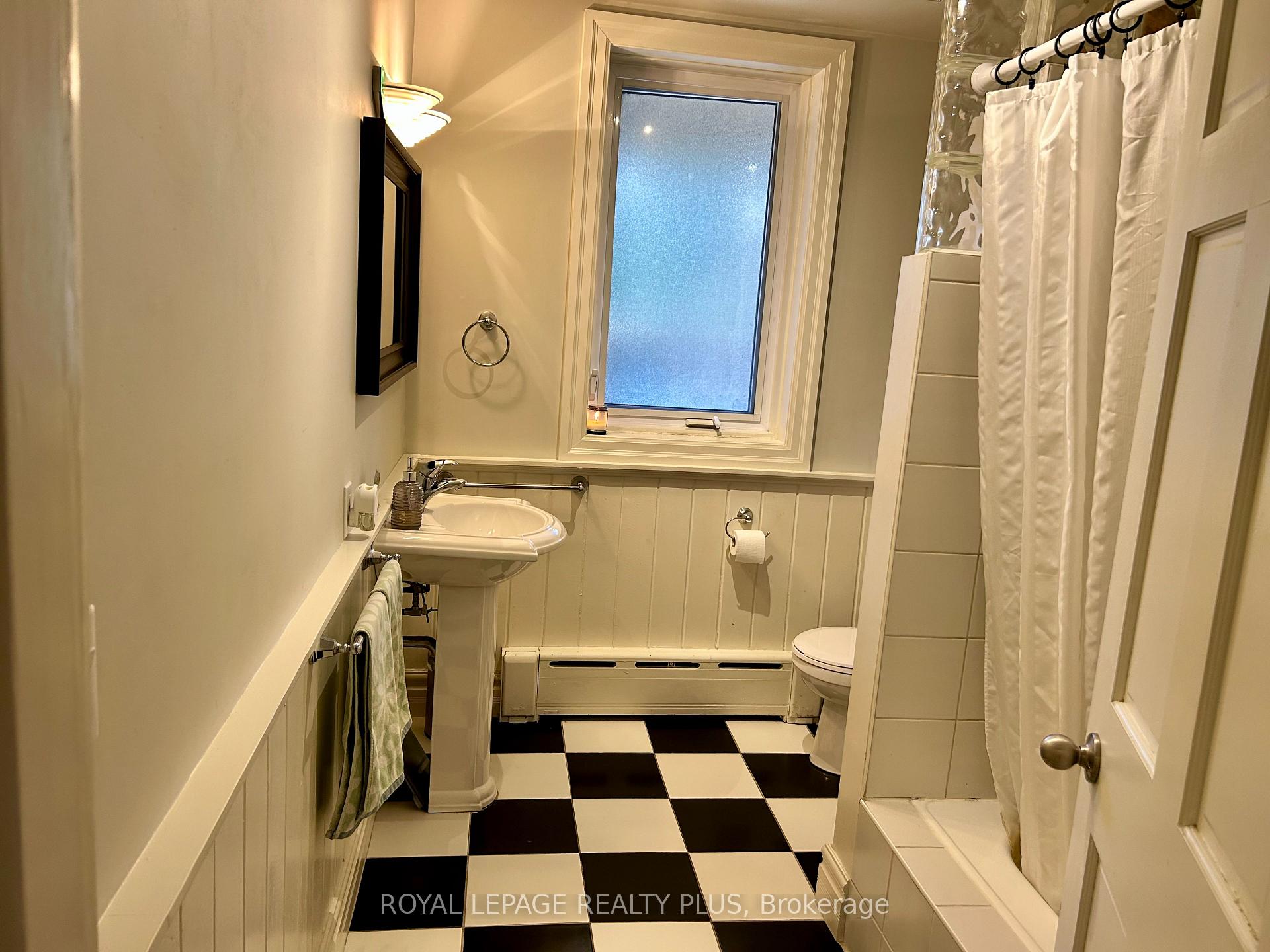 Photo 19 of Unit 2, 17 Maple Avenue, Toronto, Rosedale-Moore Park — HOMEH