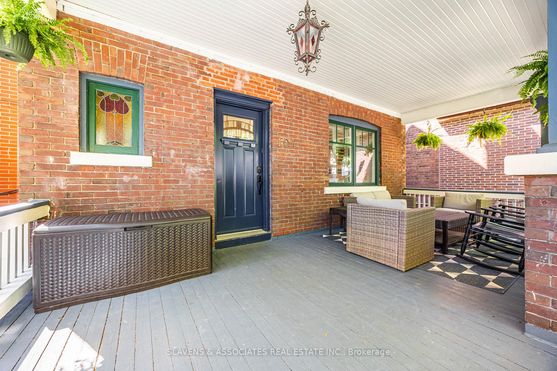 Photo 3 of 104 Silver Birch Avenue, Toronto, The Beaches — HOMEH