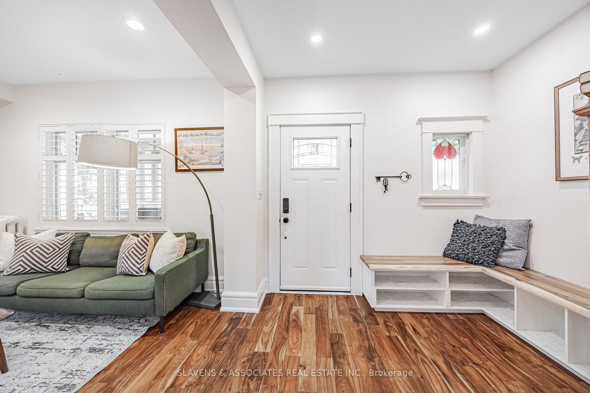 Photo 4 of 104 Silver Birch Avenue, Toronto, The Beaches — HOMEH