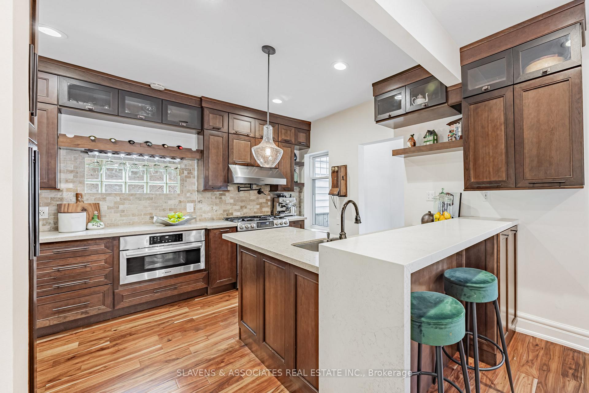 Photo 10 of 104 Silver Birch Avenue, Toronto, The Beaches — HOMEH