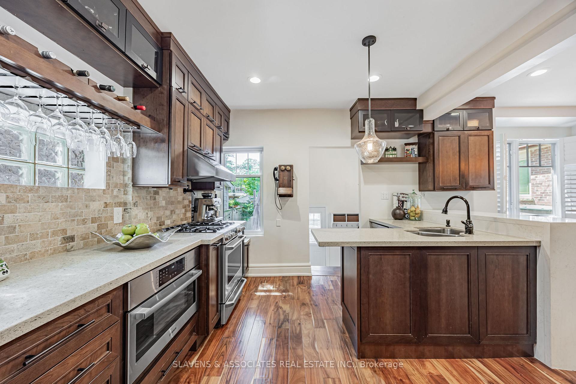 Photo 11 of 104 Silver Birch Avenue, Toronto, The Beaches — HOMEH