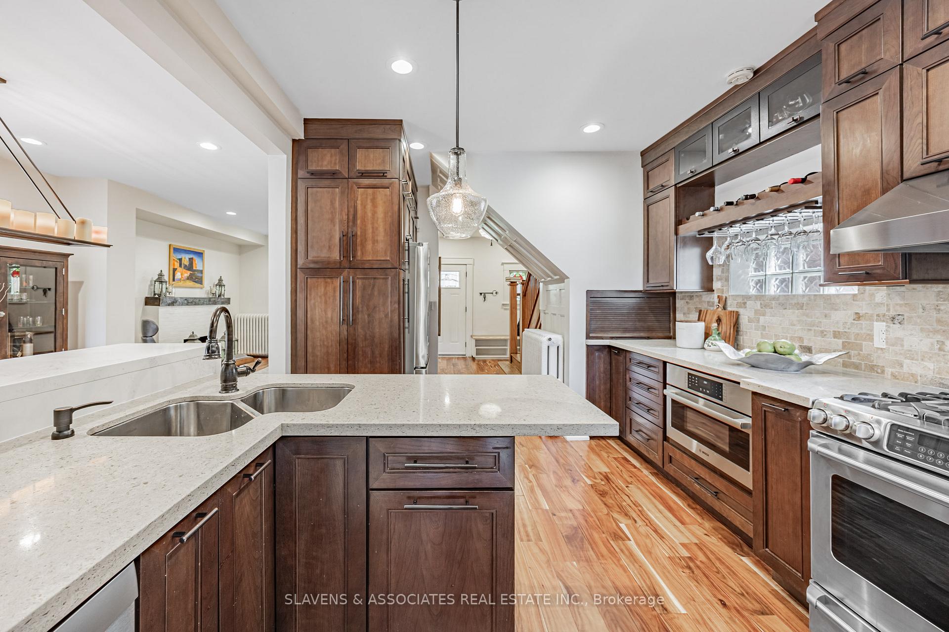 Photo 13 of 104 Silver Birch Avenue, Toronto, The Beaches — HOMEH