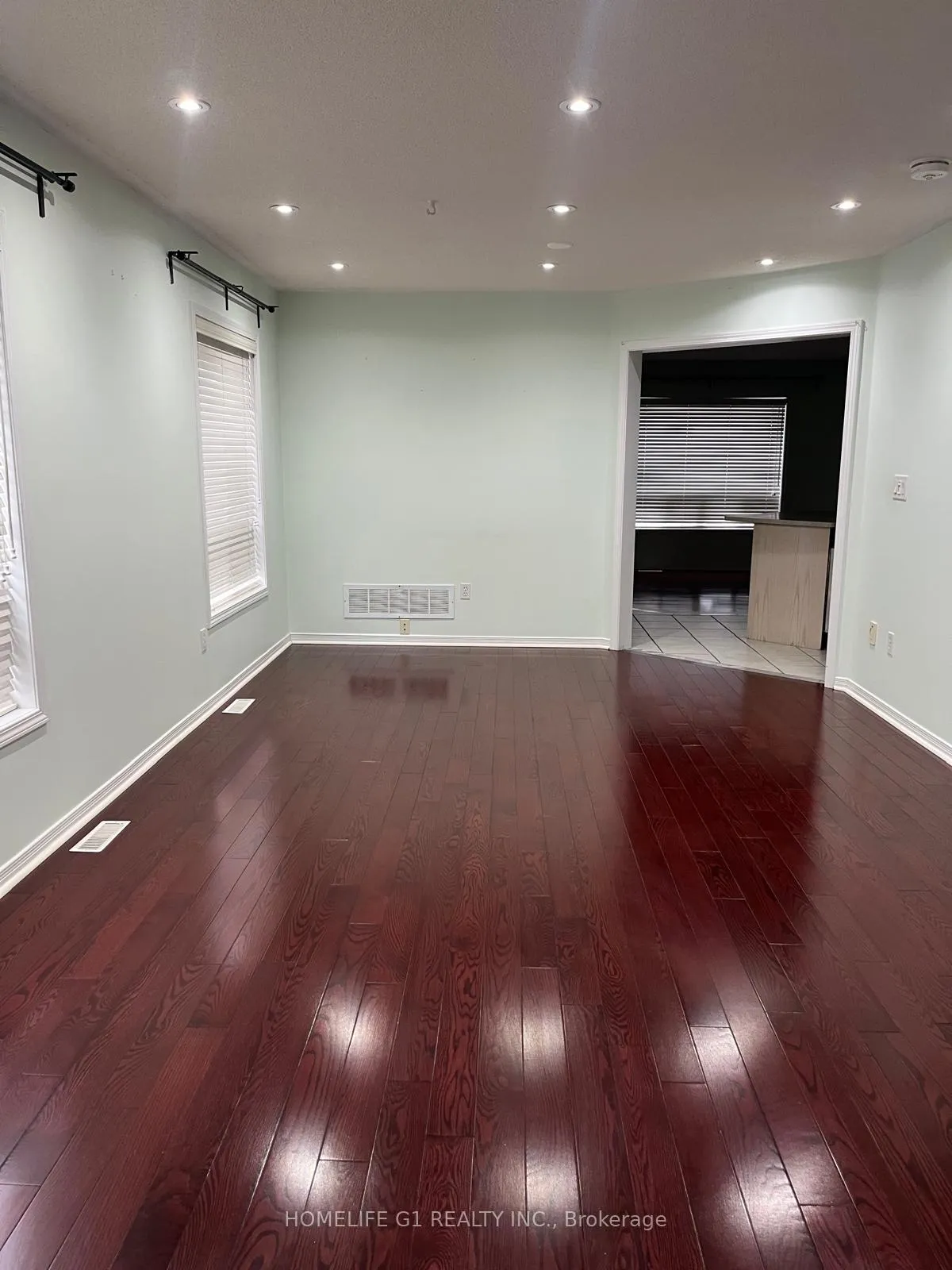 Photo 2 of 183 Toba Crescent, Brampton, Heart Lake East — HOMEH