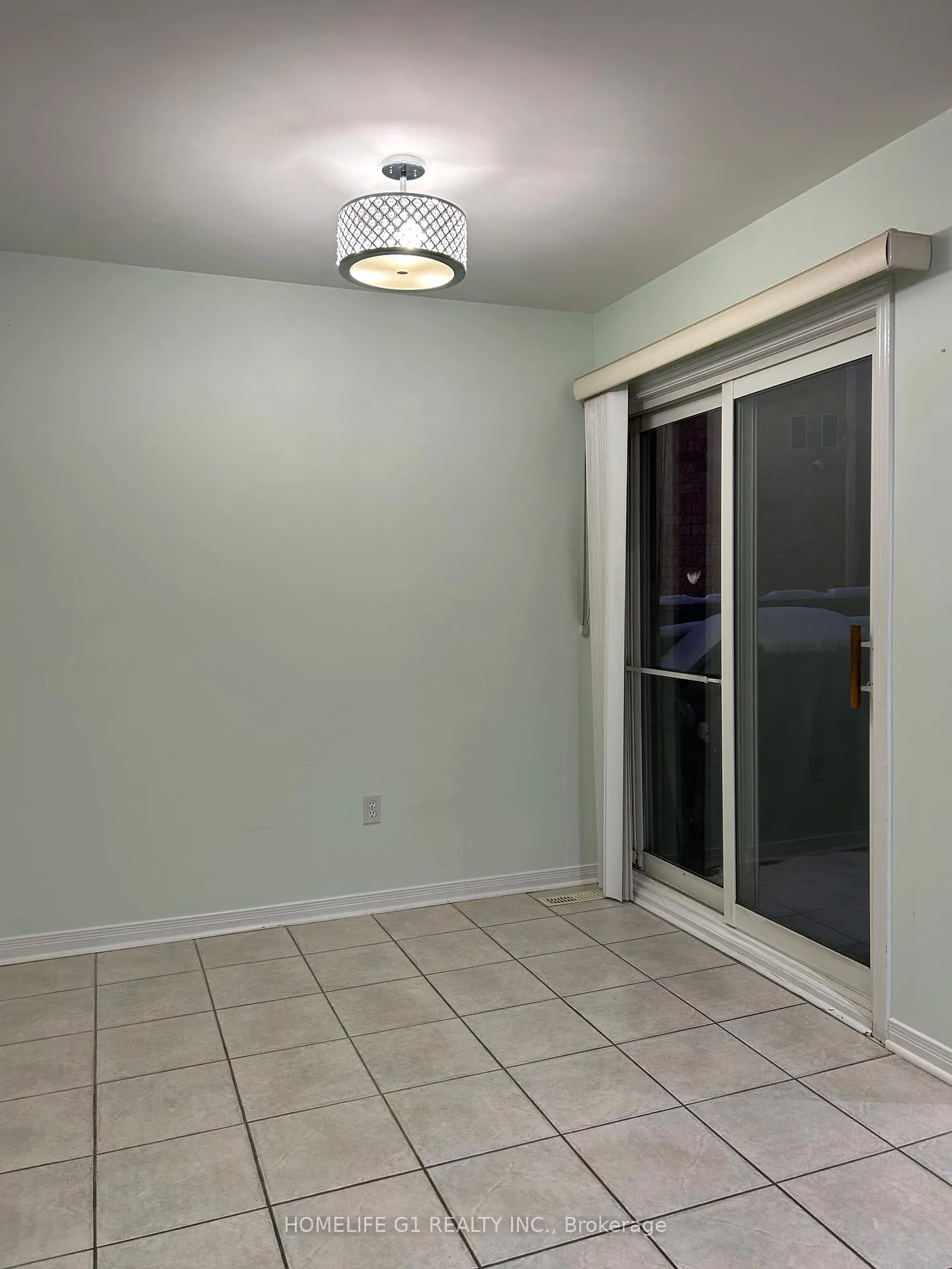 Photo 6 of 183 Toba Crescent, Brampton, Heart Lake East — HOMEH