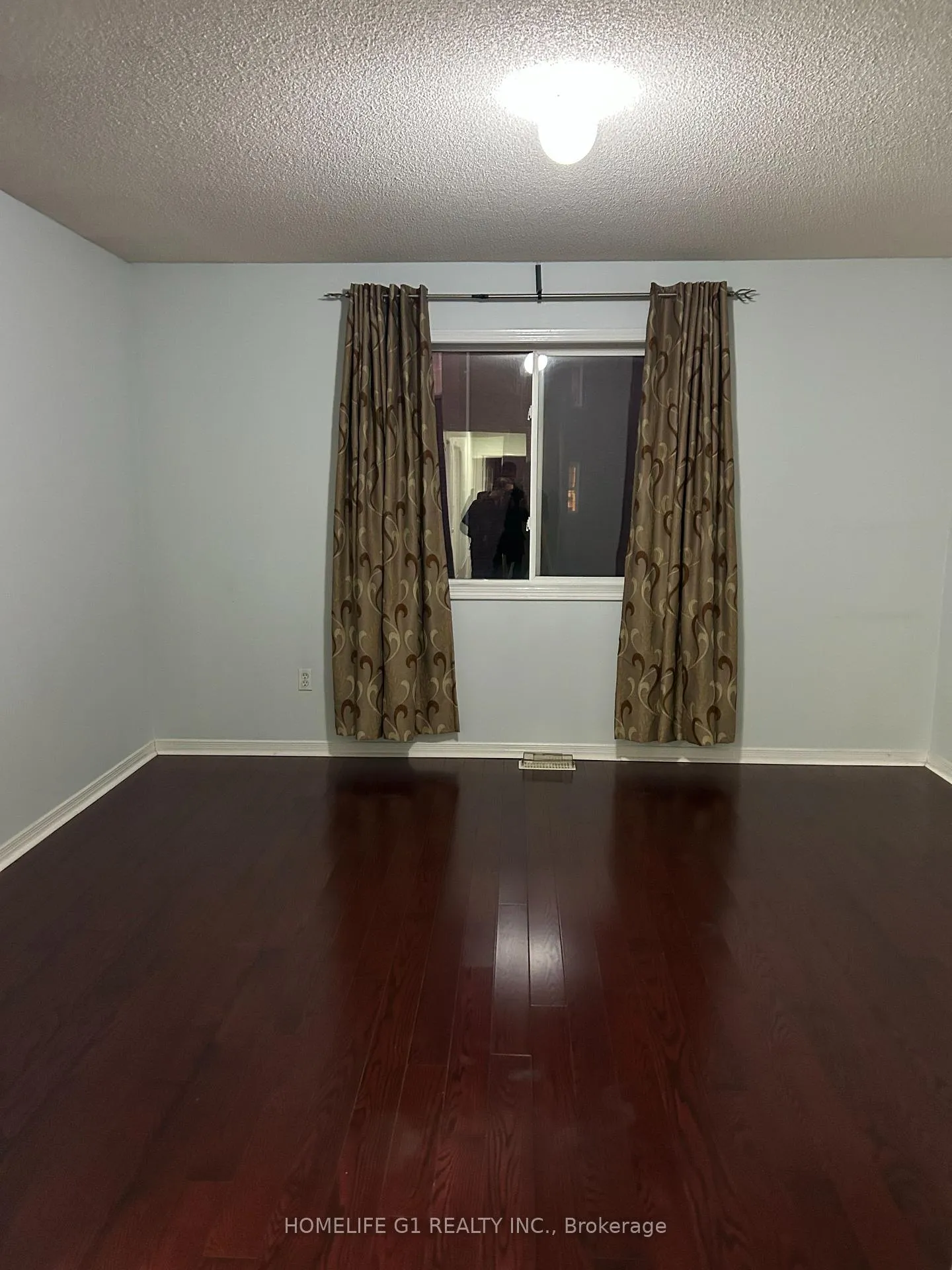 Photo 11 of 183 Toba Crescent, Brampton, Heart Lake East — HOMEH