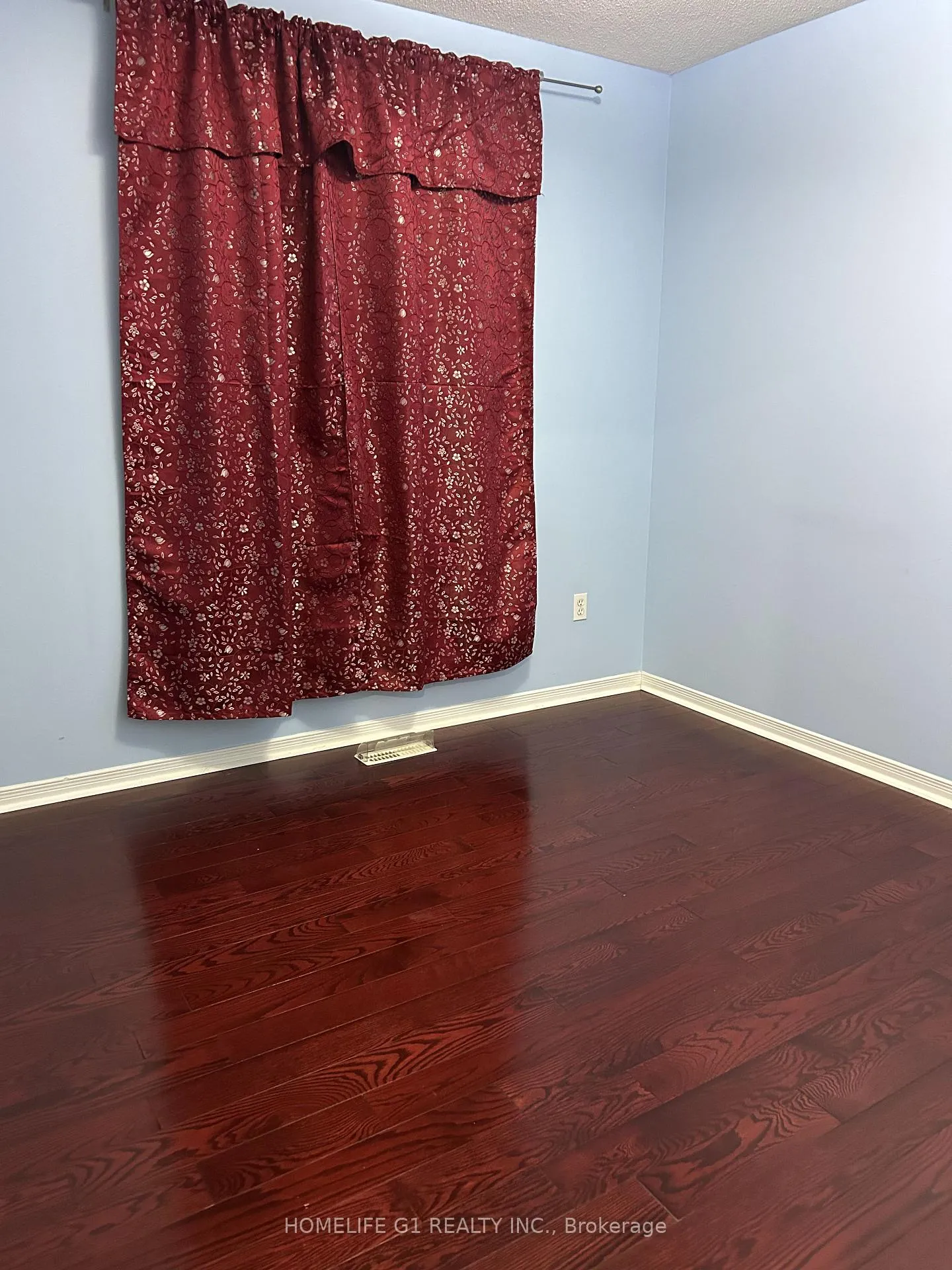 Photo 15 of 183 Toba Crescent, Brampton, Heart Lake East — HOMEH