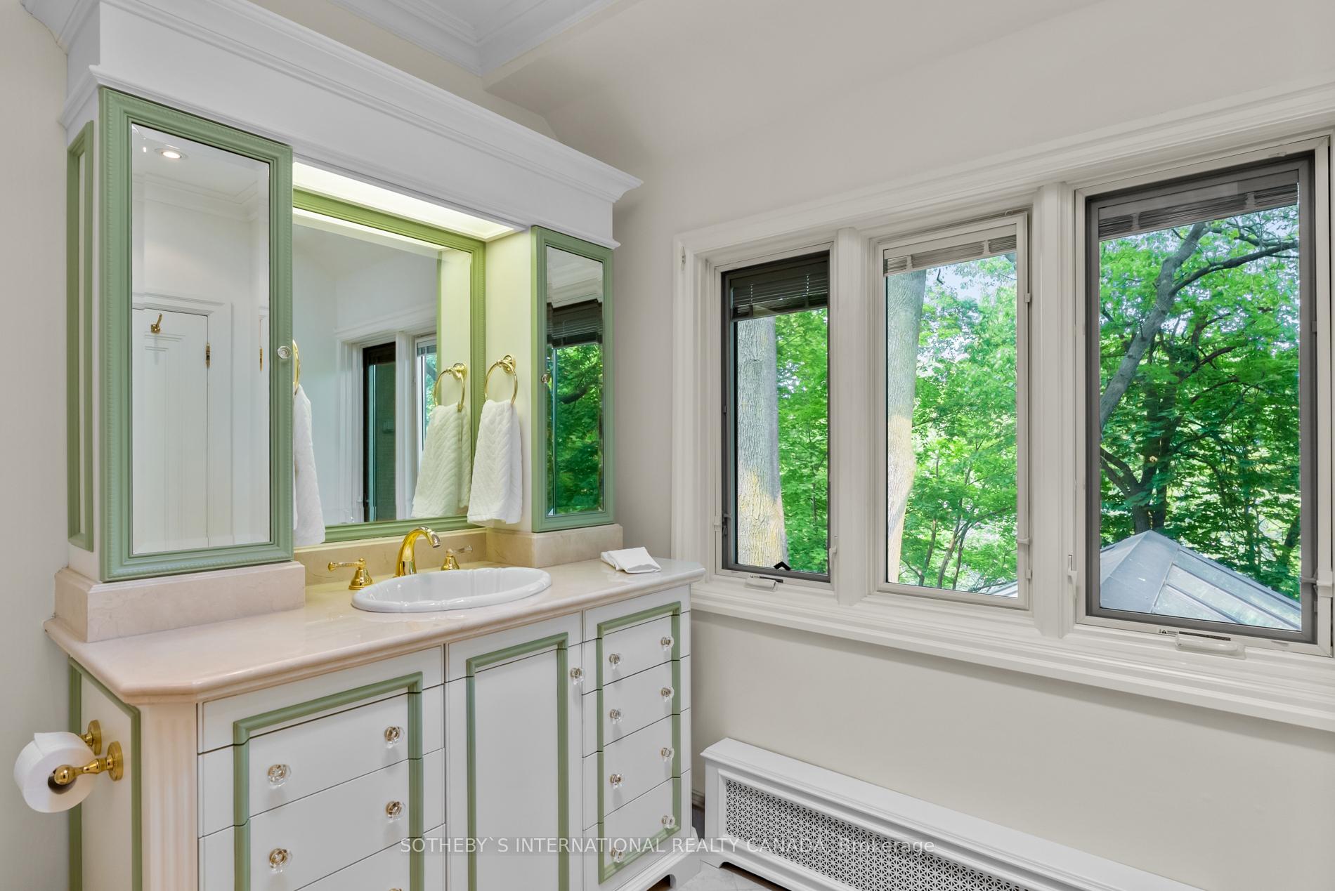 Photo 14 of 189 Hudson Drive, Toronto, Rosedale-Moore Park — HOMEH