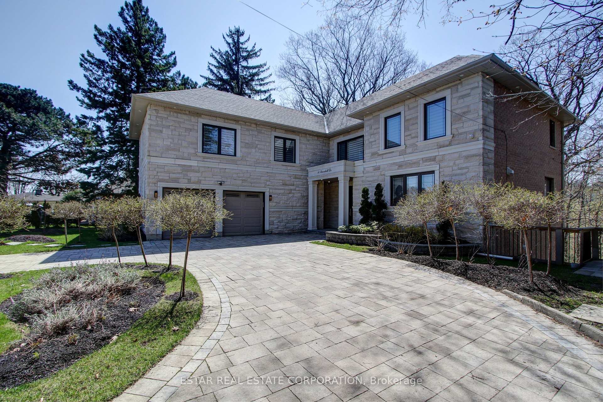 Front of 10 Moorehill Drive