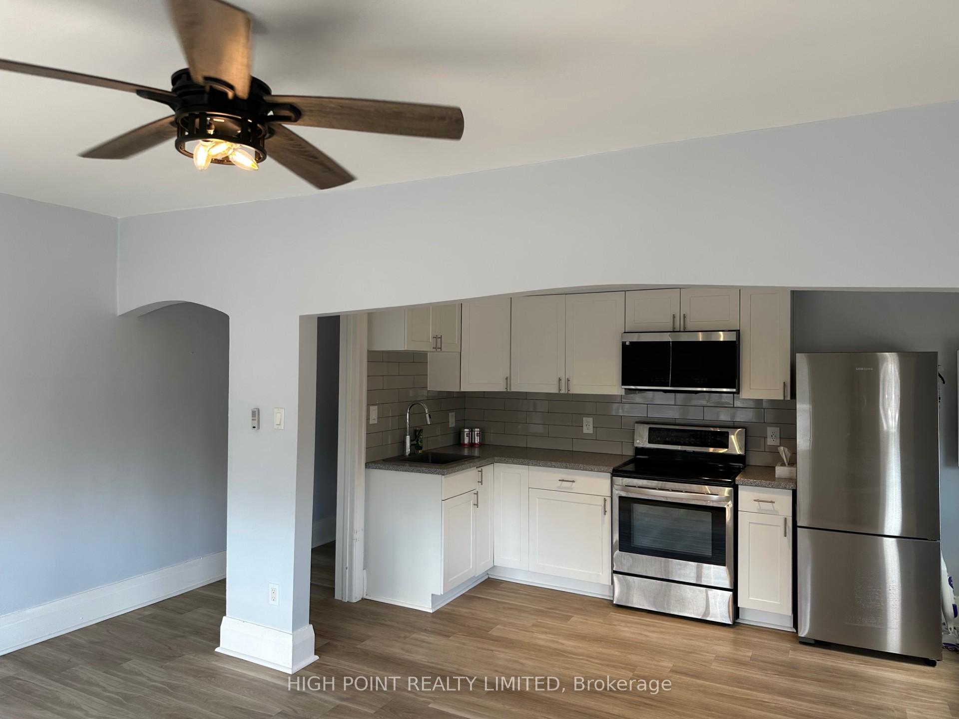 Photo 2 of Unit 1, 1641 Bayview Avenue, Toronto, Leaside — HOMEH