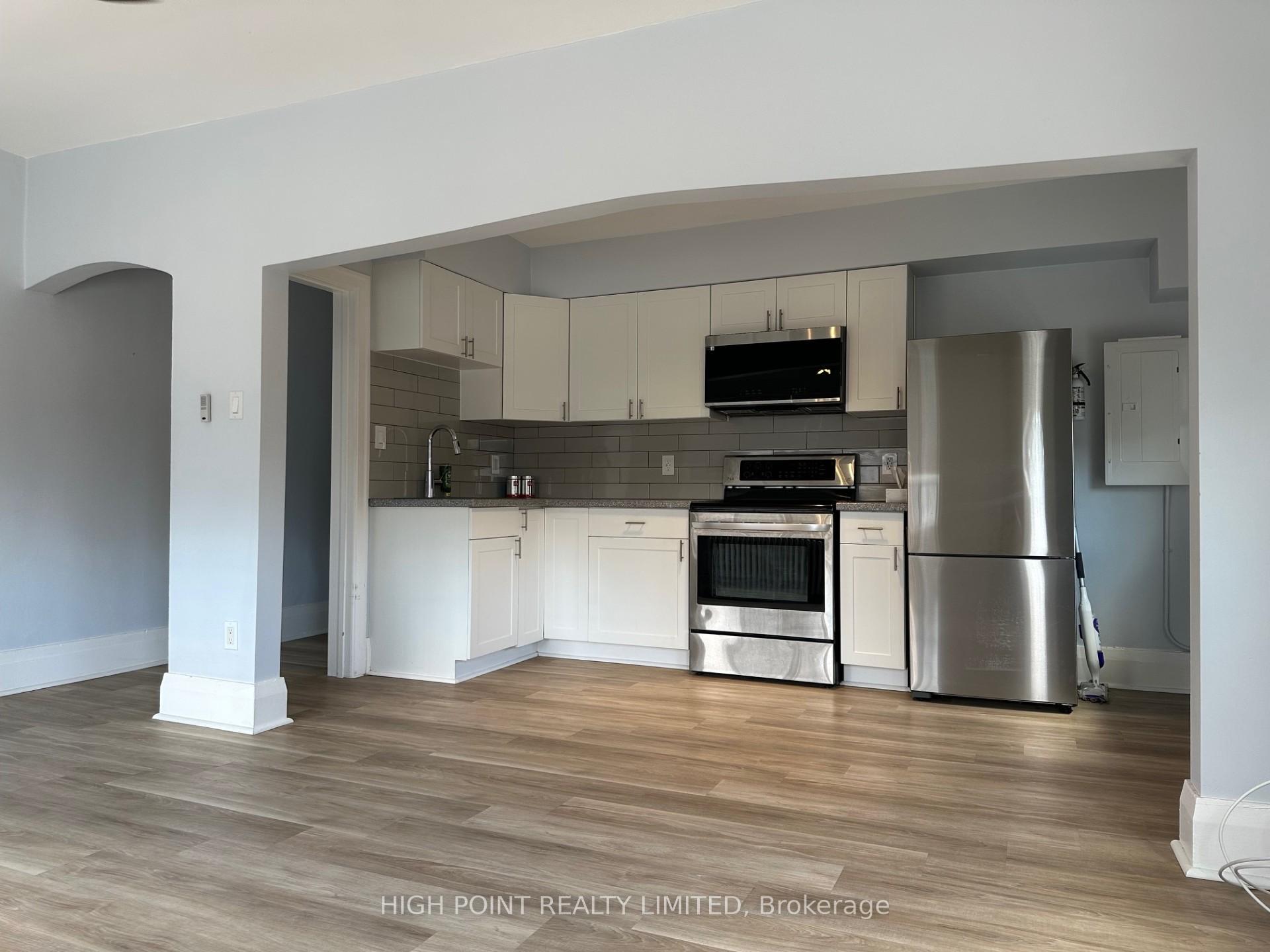 Photo 4 of Unit 1, 1641 Bayview Avenue, Toronto, Leaside — HOMEH