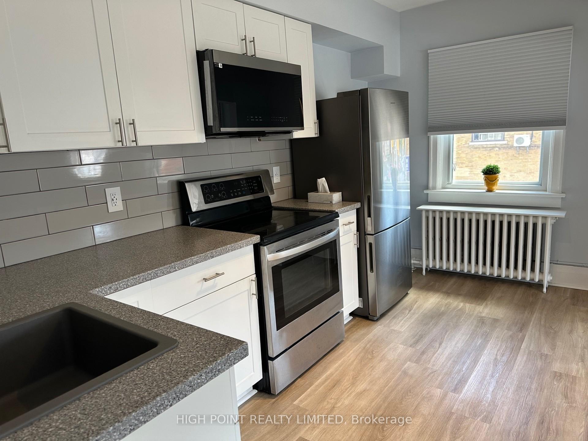 Photo 5 of Unit 1, 1641 Bayview Avenue, Toronto, Leaside — HOMEH