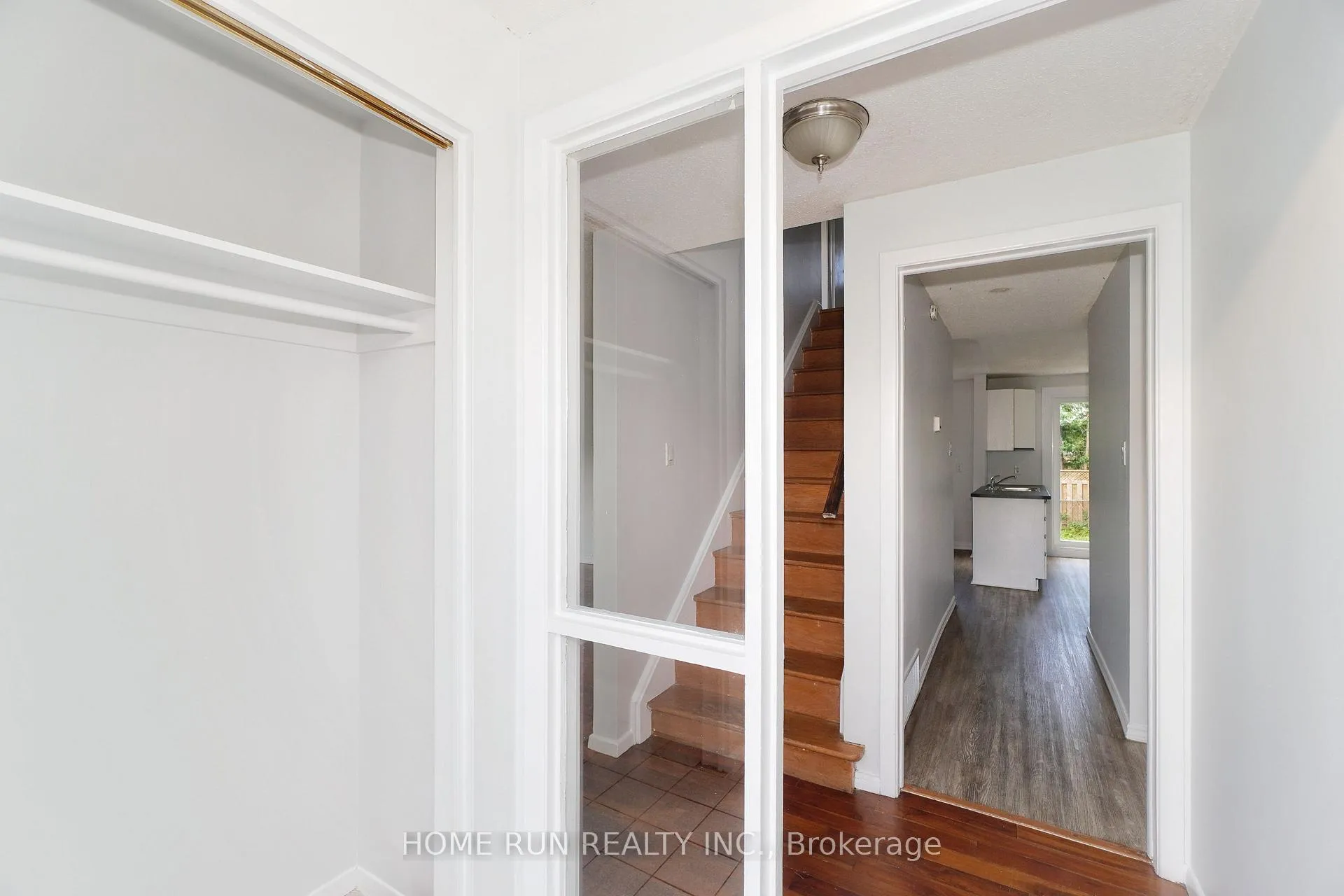 Photo 3 of 1292 Meadowlands Drive E, Ottawa, Borden Farm/Stewart Farm/Carleton Heights/Parkwood Hills — HOMEH