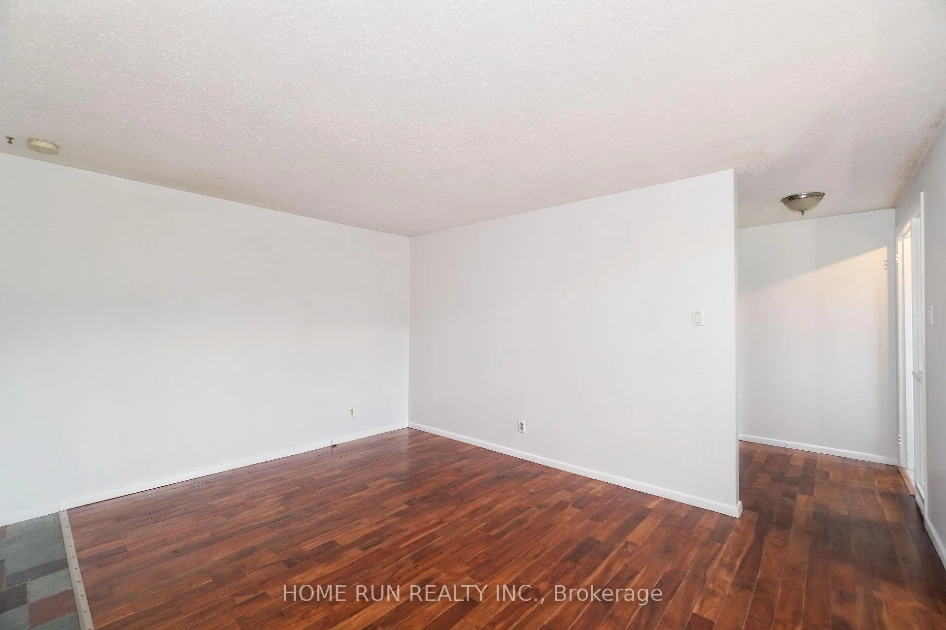 Photo 7 of 1292 Meadowlands Drive E, Ottawa, Borden Farm/Stewart Farm/Carleton Heights/Parkwood Hills — HOMEH