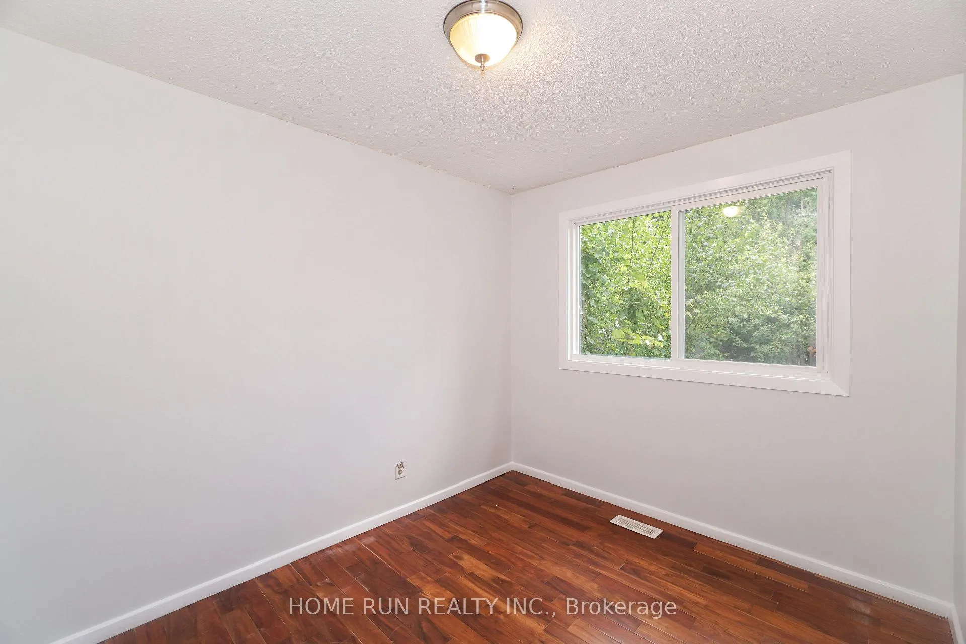 Photo 13 of 1292 Meadowlands Drive E, Ottawa, Borden Farm/Stewart Farm/Carleton Heights/Parkwood Hills — HOMEH