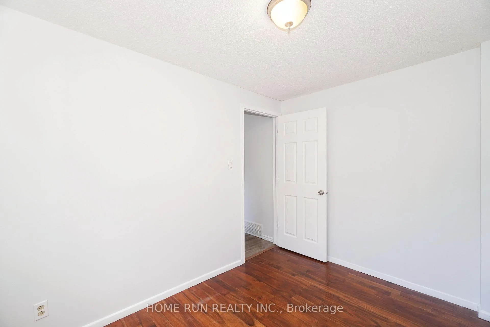 Photo 14 of 1292 Meadowlands Drive E, Ottawa, Borden Farm/Stewart Farm/Carleton Heights/Parkwood Hills — HOMEH