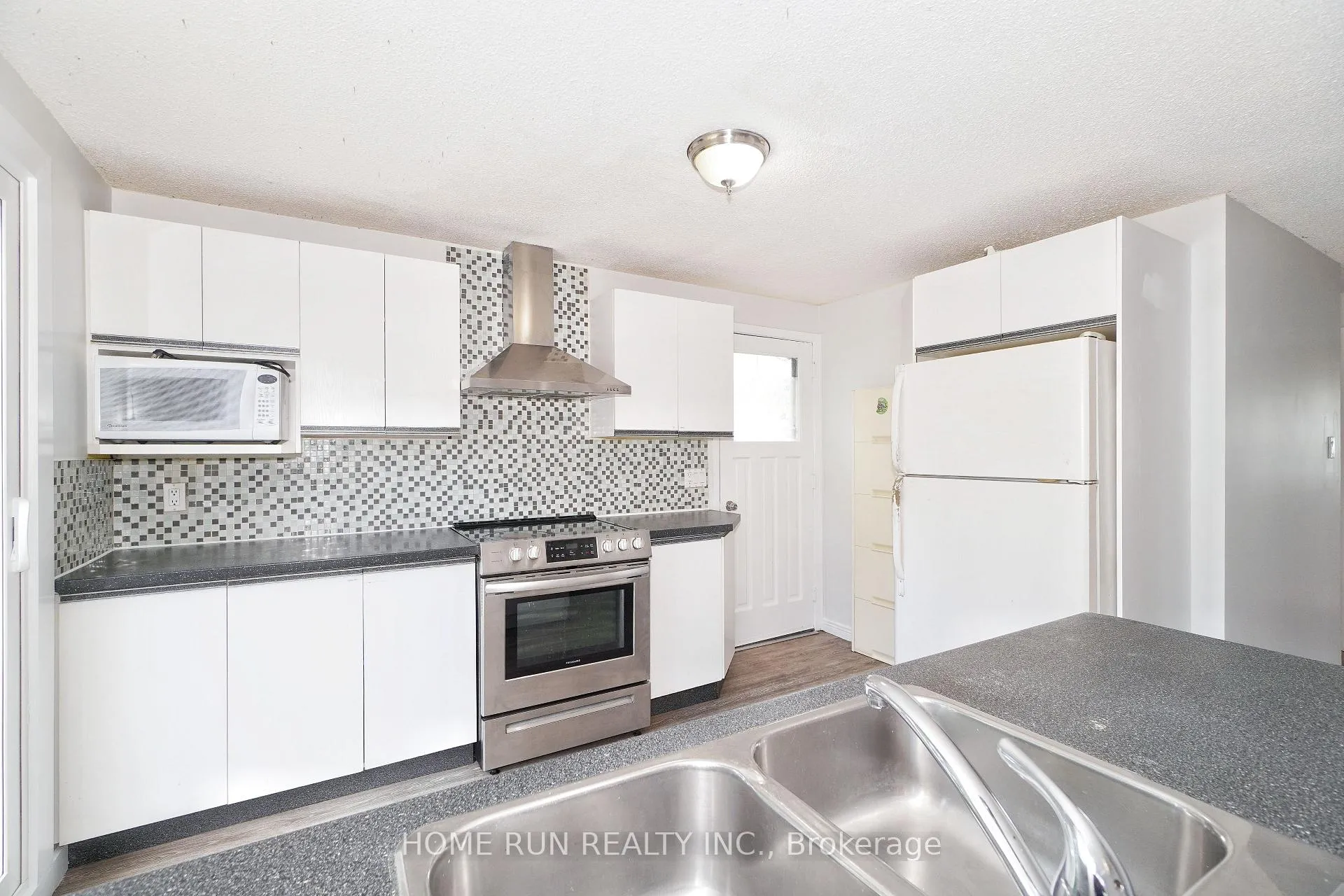 Photo 16 of 1292 Meadowlands Drive E, Ottawa, Borden Farm/Stewart Farm/Carleton Heights/Parkwood Hills — HOMEH