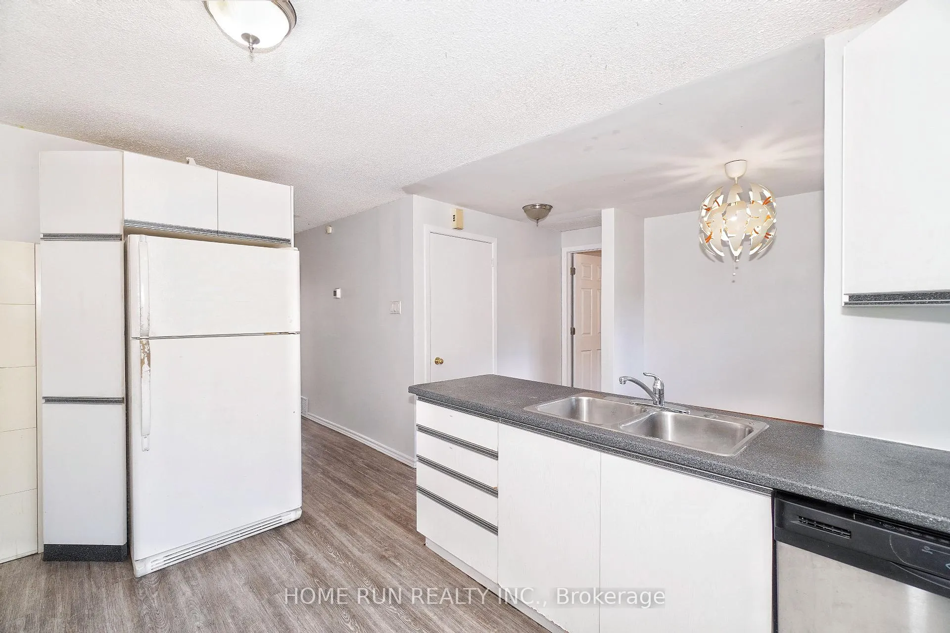 Photo 18 of 1292 Meadowlands Drive E, Ottawa, Borden Farm/Stewart Farm/Carleton Heights/Parkwood Hills — HOMEH