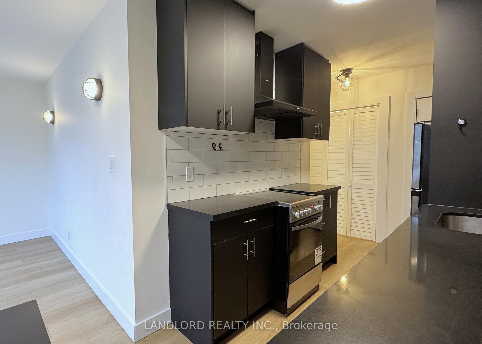 Photo 5 of Unit 201, 420 Eglinton Avenue E, Toronto, Mount Pleasant East — HOMEH