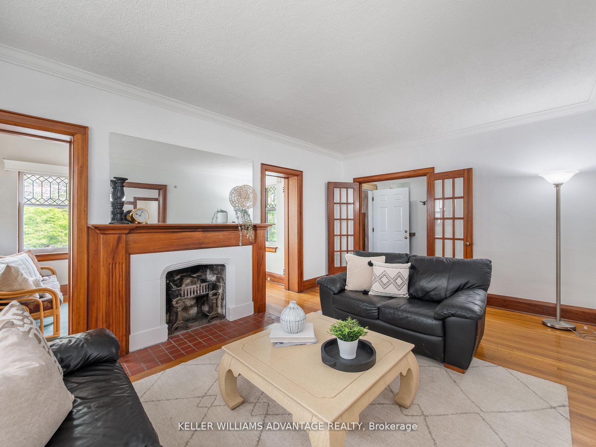 Photo 5 of 58 Silver Birch Avenue, Toronto, The Beaches — HOMEH