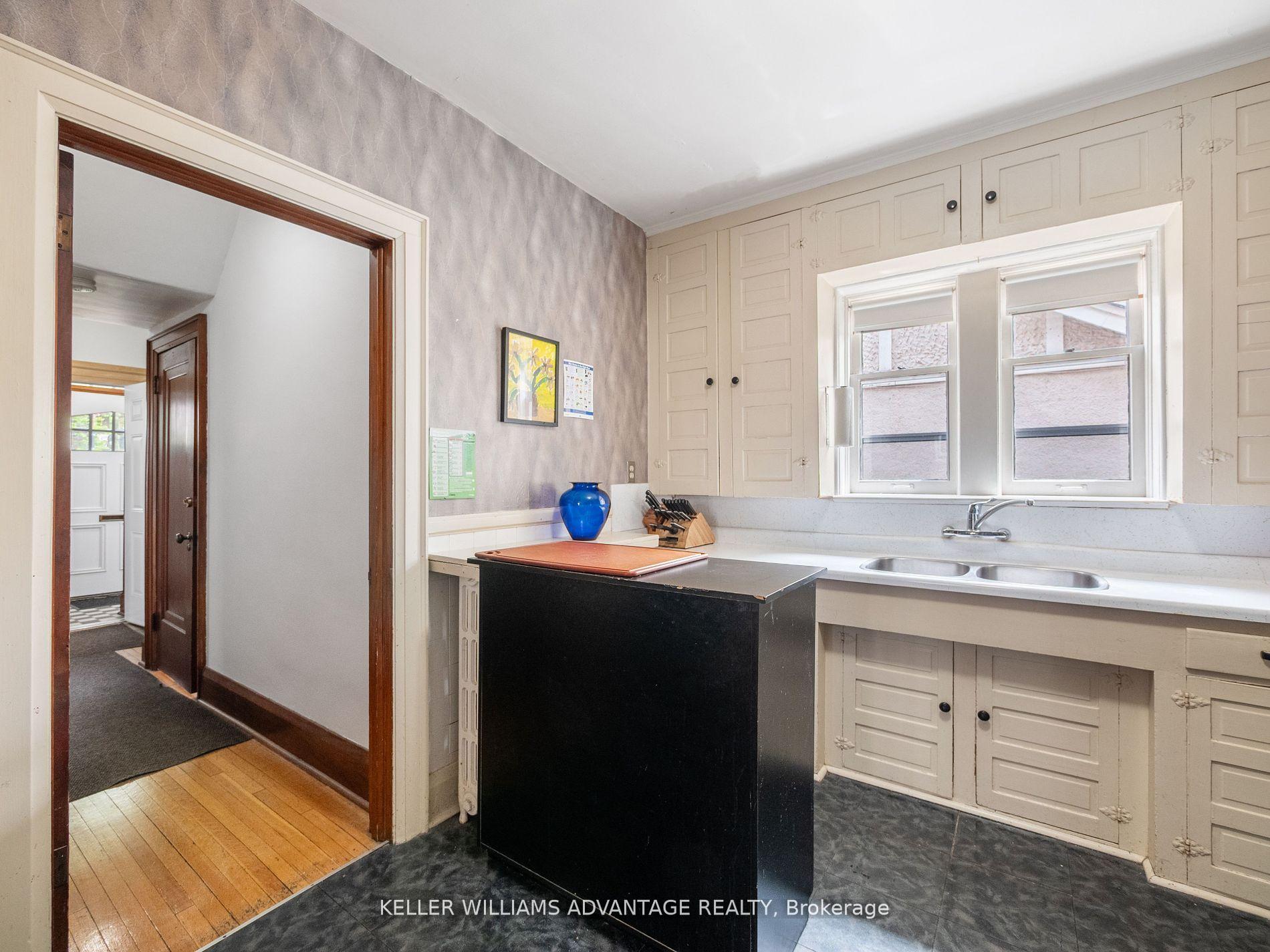 Photo 11 of 58 Silver Birch Avenue, Toronto, The Beaches — HOMEH