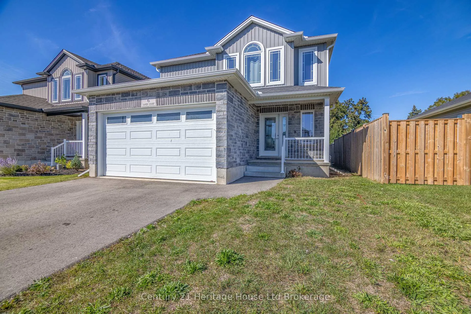 Front of 6 Sandy Court