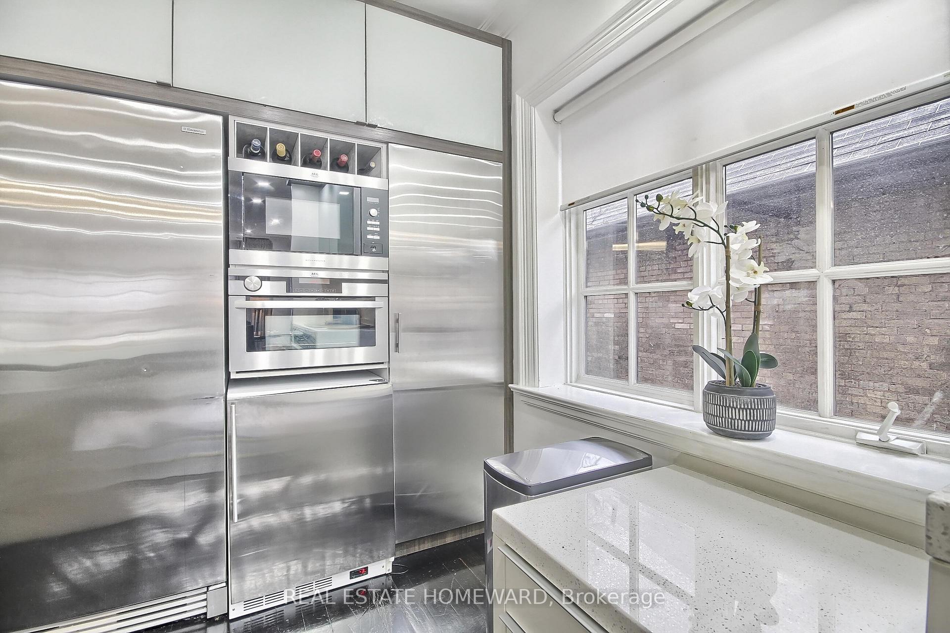 Photo 2 of 40 Whitehall Road, Toronto, Rosedale-Moore Park — HOMEH