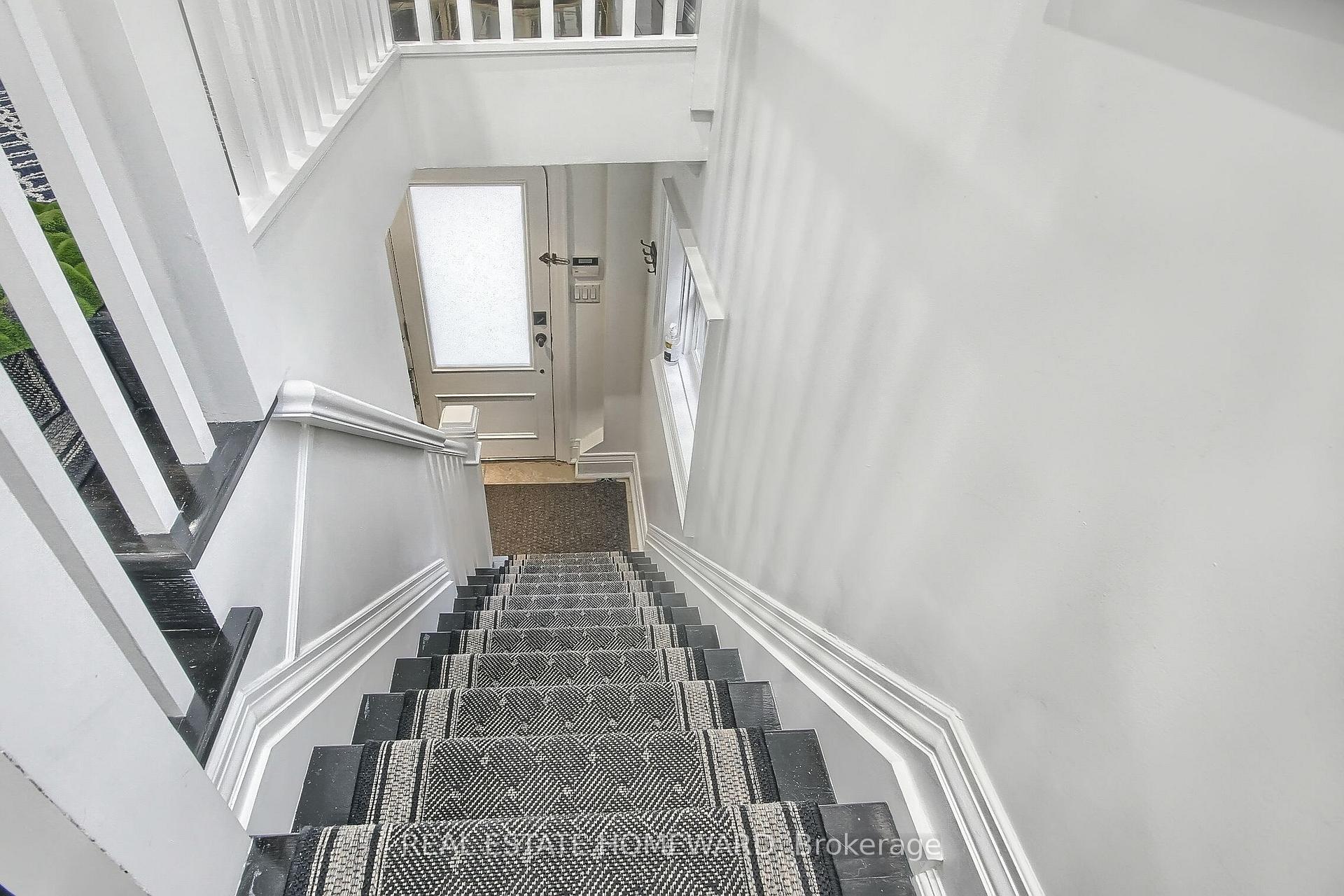 Photo 12 of 40 Whitehall Road, Toronto, Rosedale-Moore Park — HOMEH