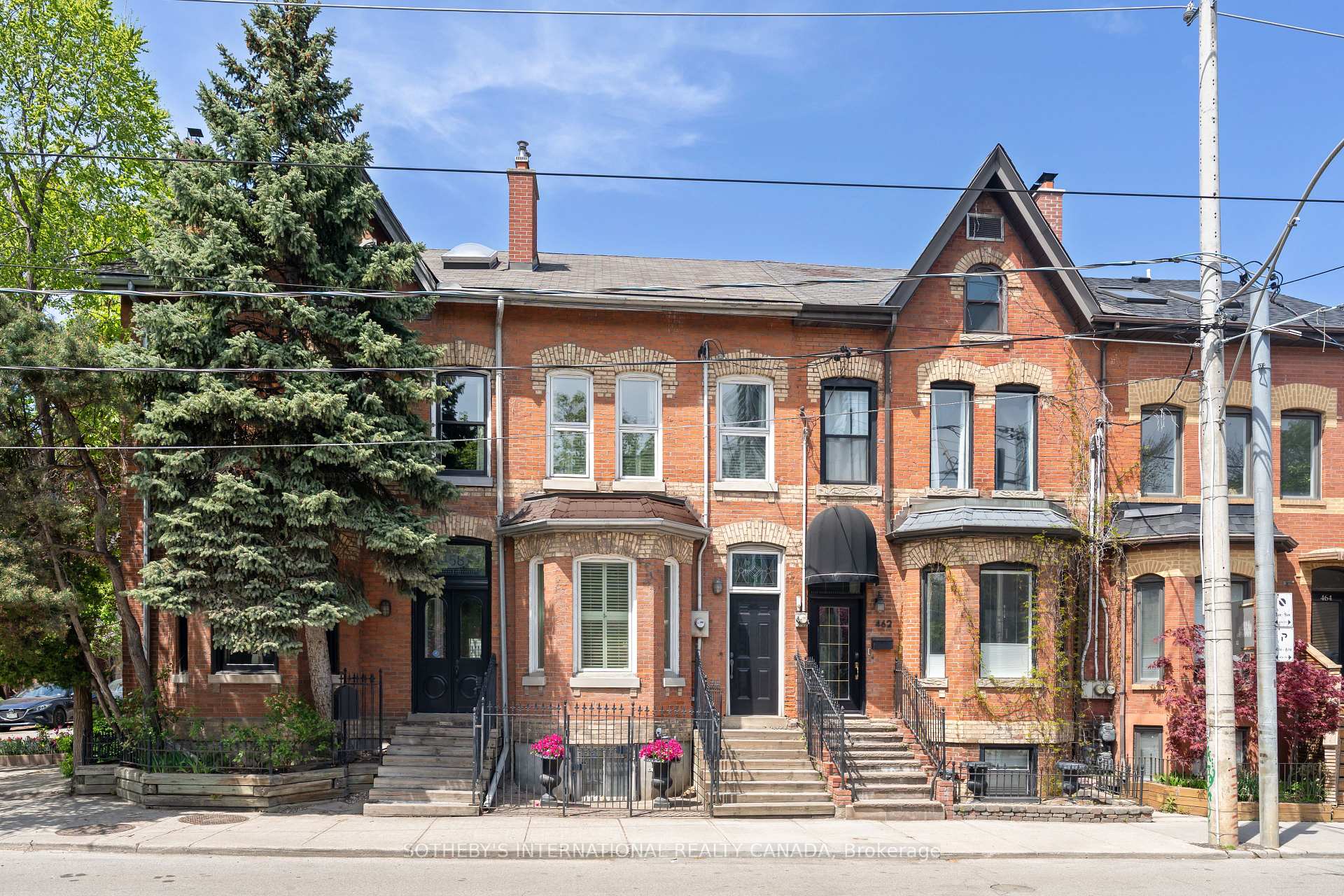 Front of 458-460 Gerrard Street E
