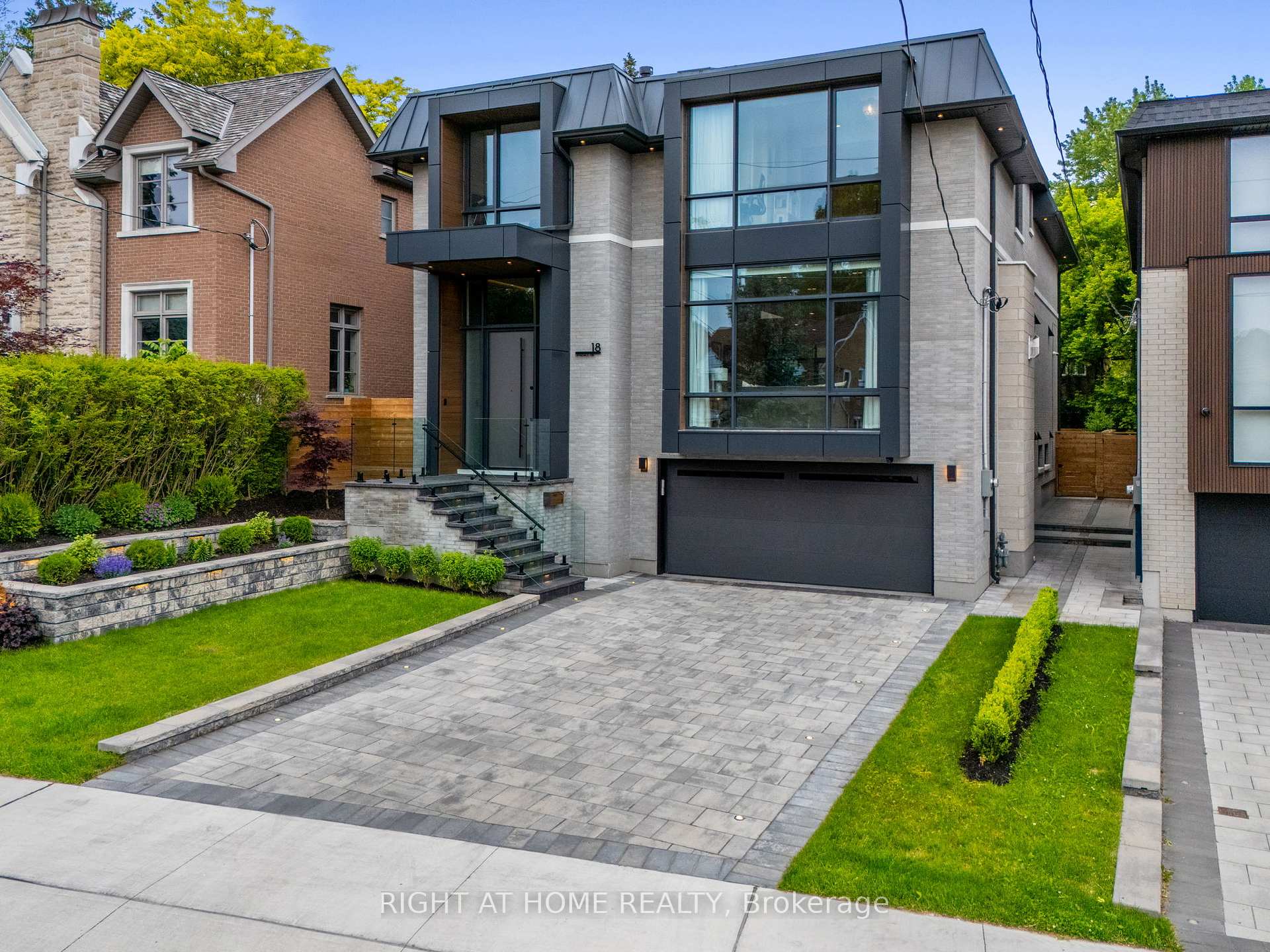 Photo 3 of 18 Divadale Drive, Toronto, Leaside — HOMEH