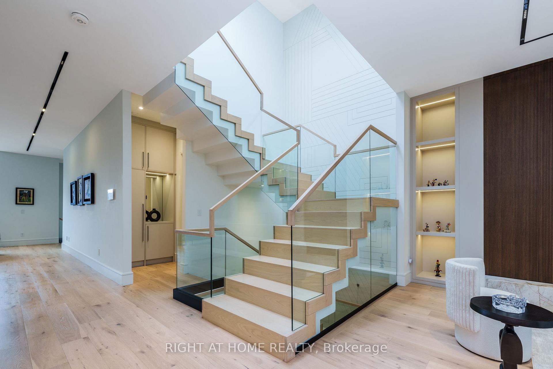 Photo 13 of 18 Divadale Drive, Toronto, Leaside — HOMEH