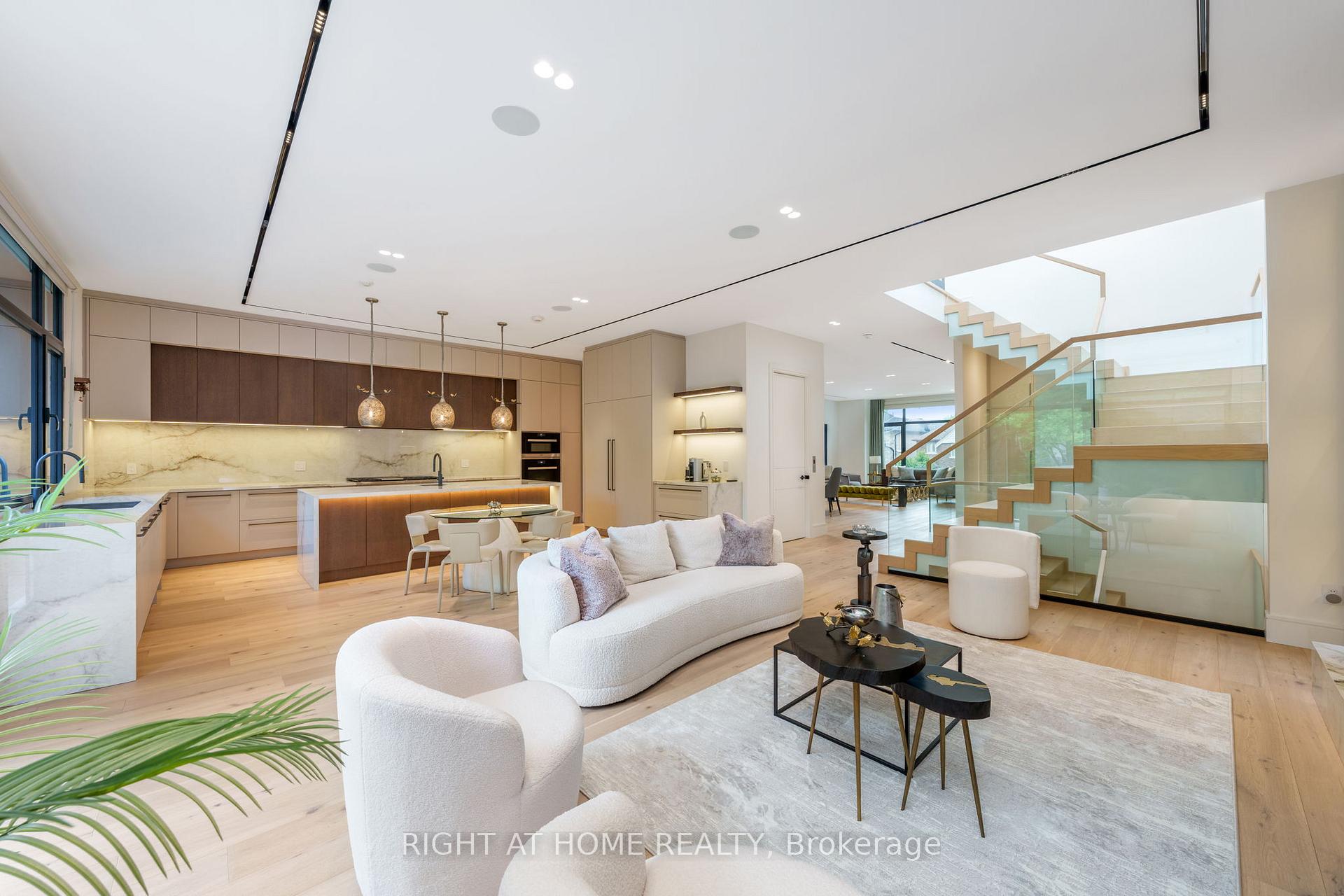 Photo 16 of 18 Divadale Drive, Toronto, Leaside — HOMEH