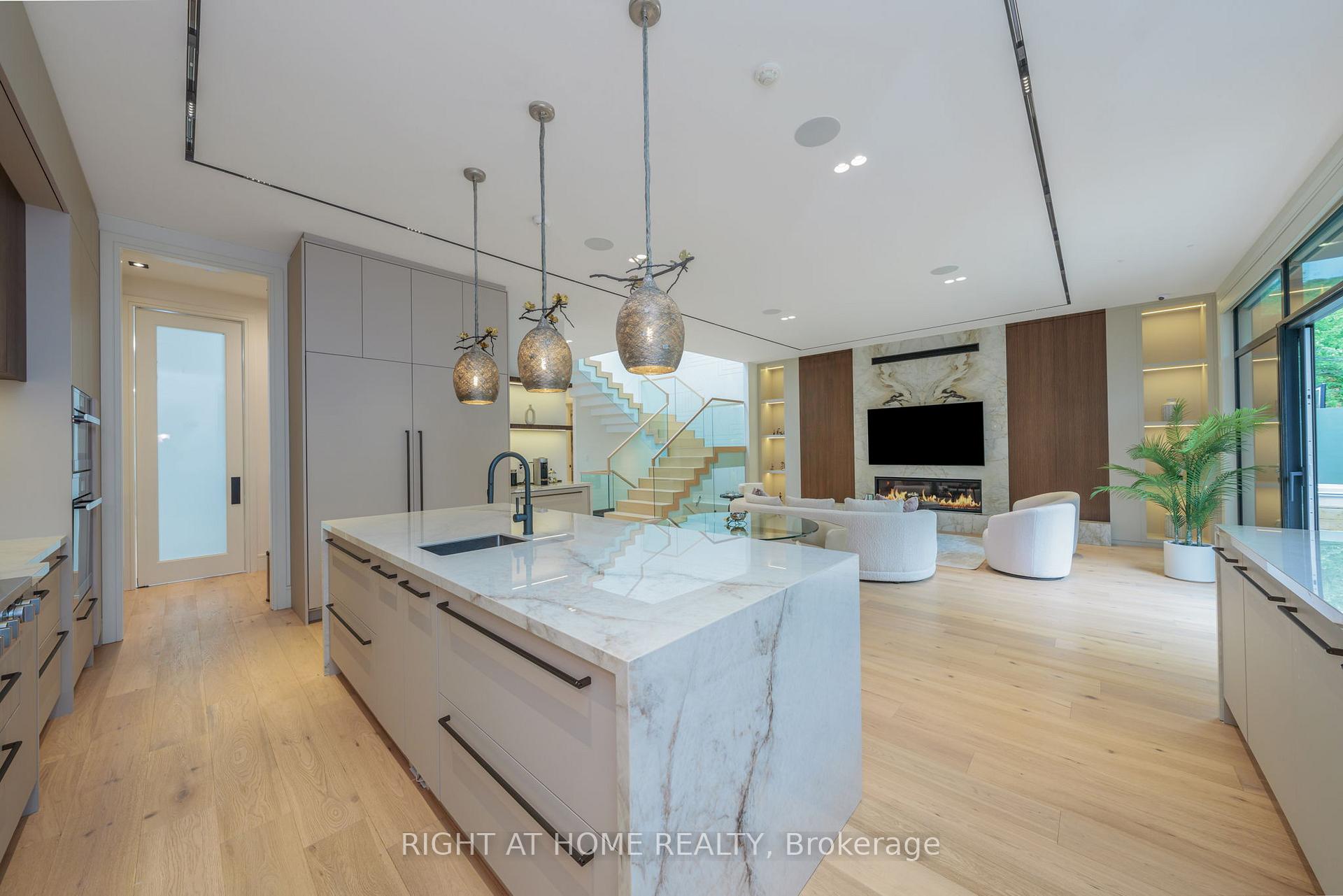 Photo 20 of 18 Divadale Drive, Toronto, Leaside — HOMEH