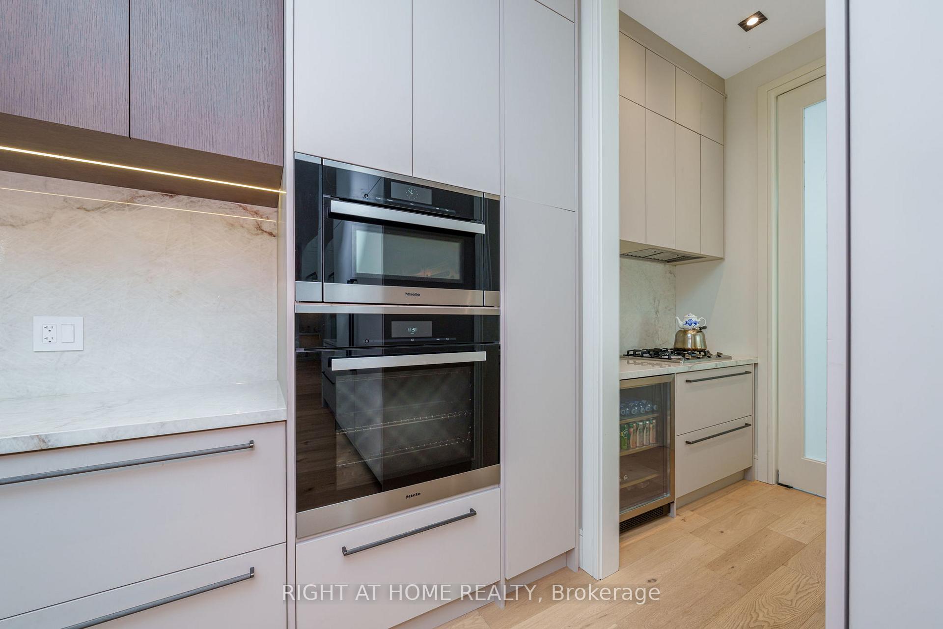 Photo 26 of 18 Divadale Drive, Toronto, Leaside — HOMEH