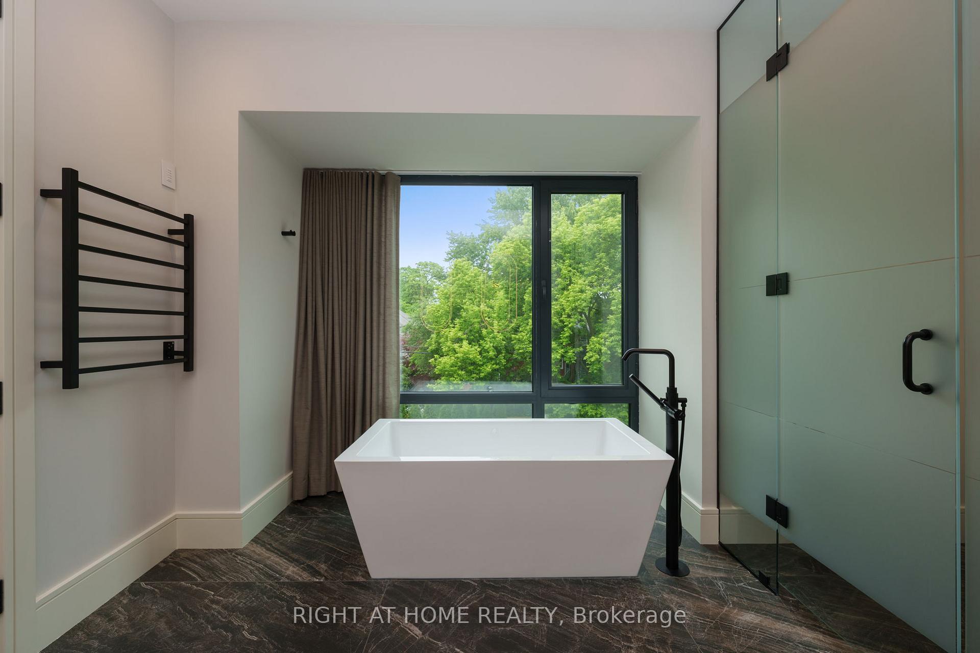 Photo 34 of 18 Divadale Drive, Toronto, Leaside — HOMEH