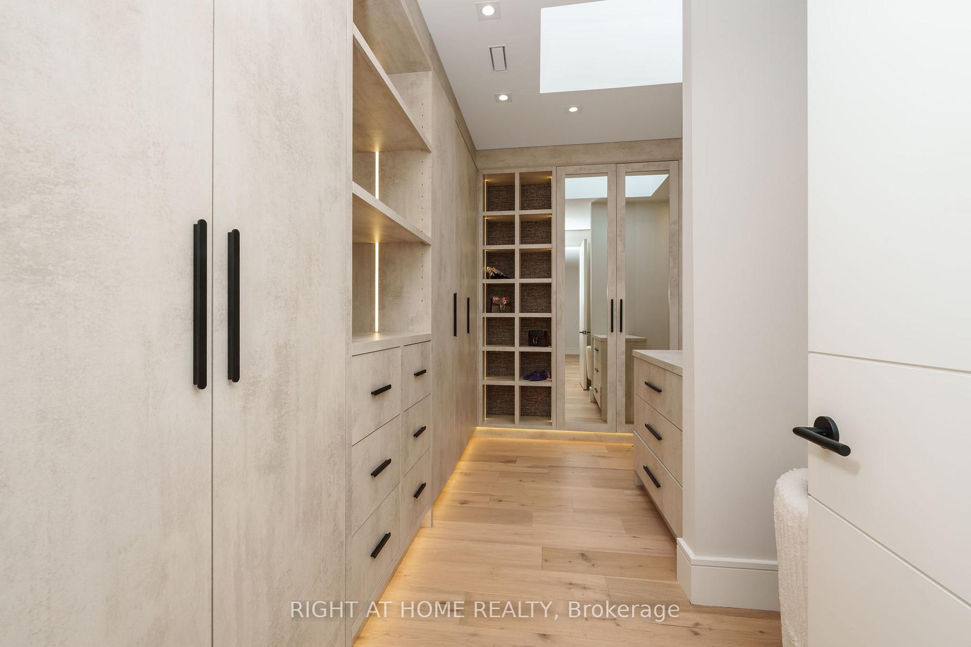 Photo 35 of 18 Divadale Drive, Toronto, Leaside — HOMEH