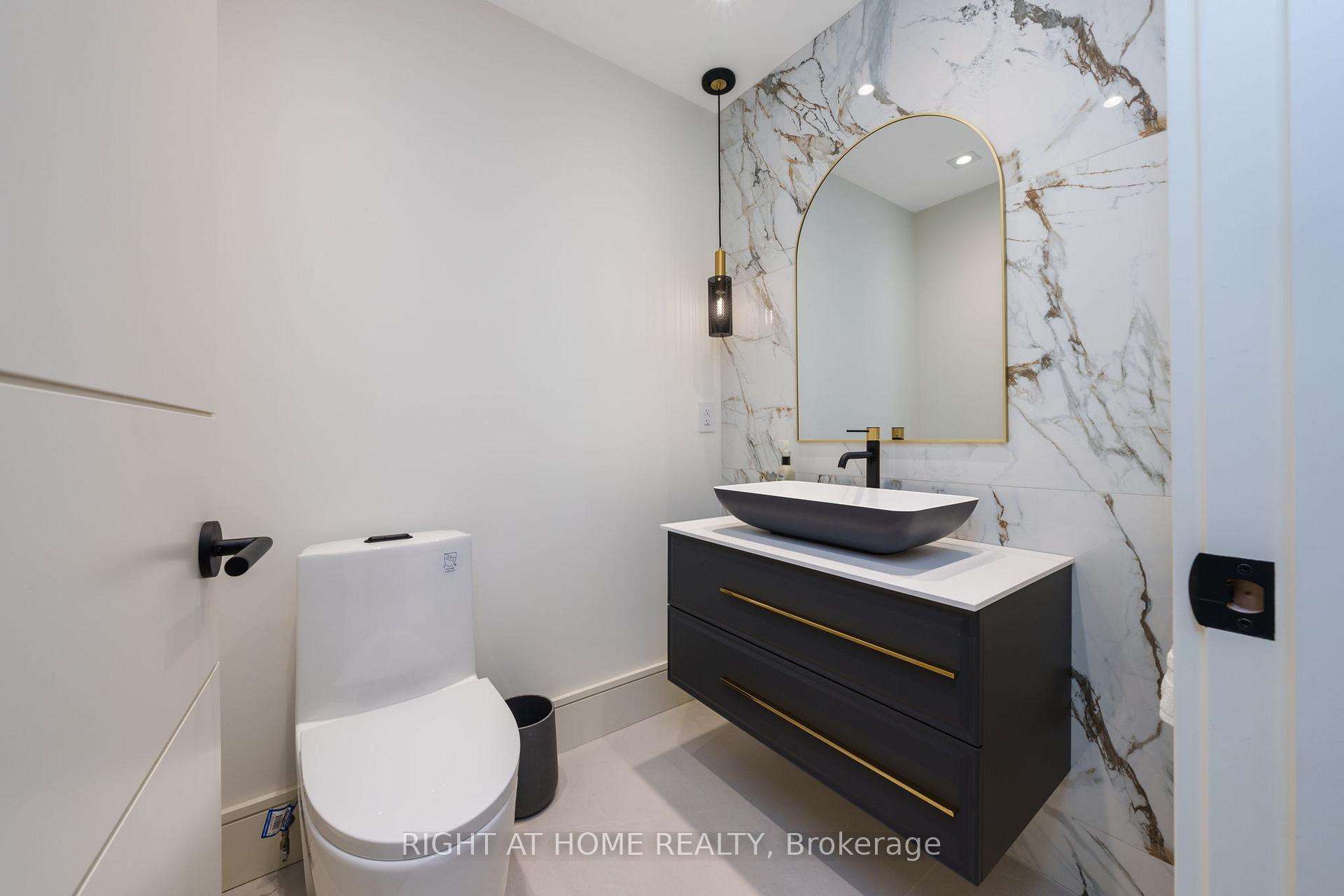 Photo 40 of 18 Divadale Drive, Toronto, Leaside — HOMEH