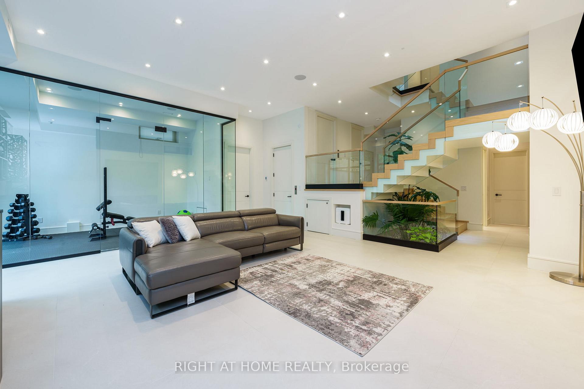 Photo 43 of 18 Divadale Drive, Toronto, Leaside — HOMEH