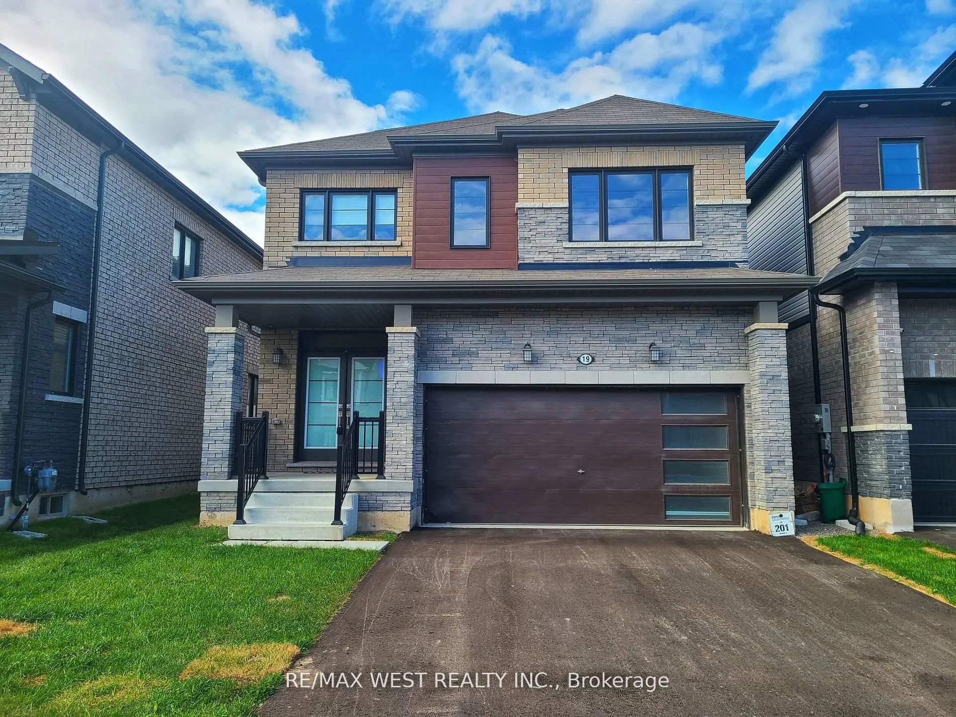 Front of 19 Buttercream Avenue