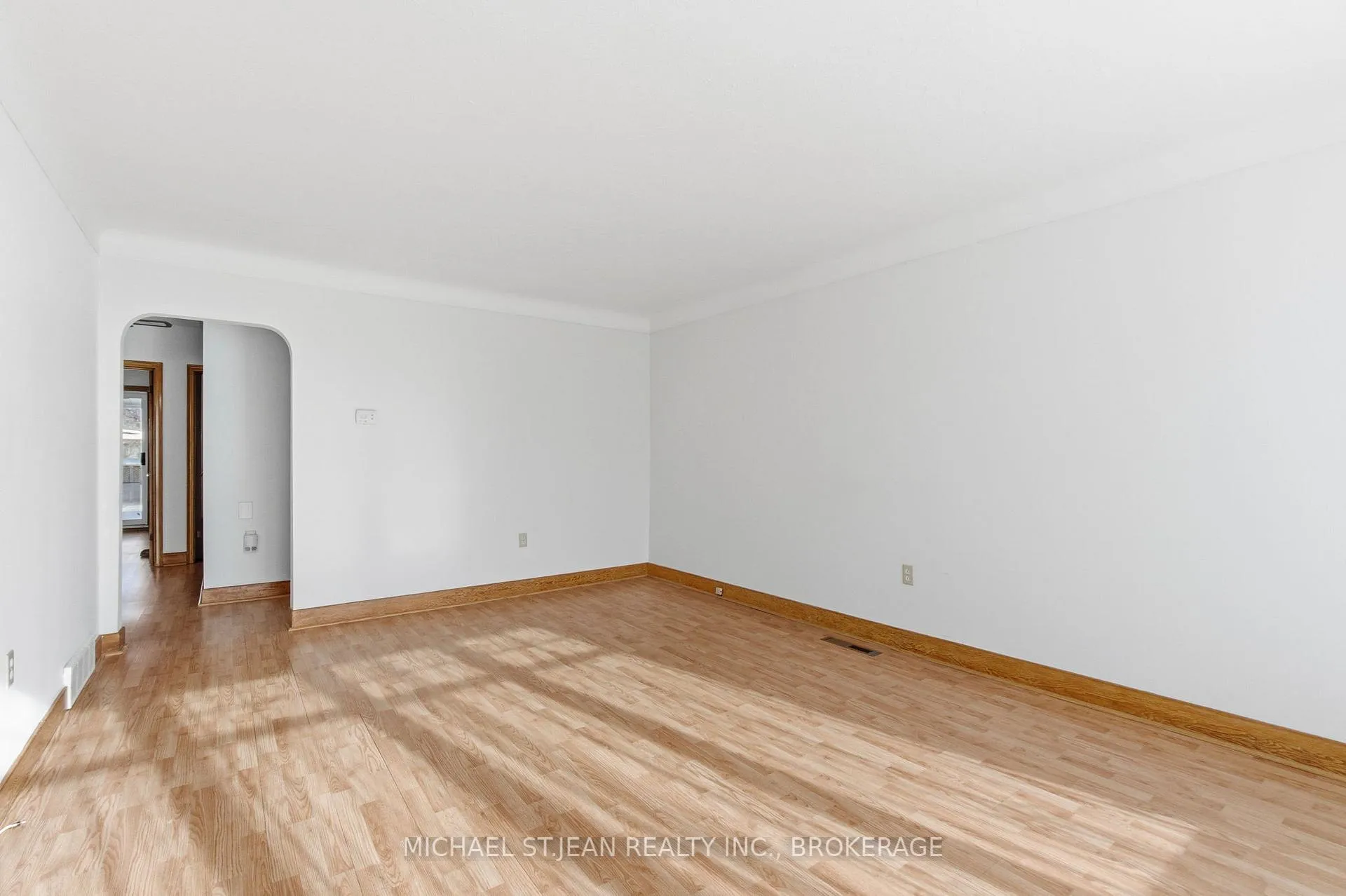 Photo 16 of 66 Rose Avenue, Thorold, Thorold Downtown — HOMEH