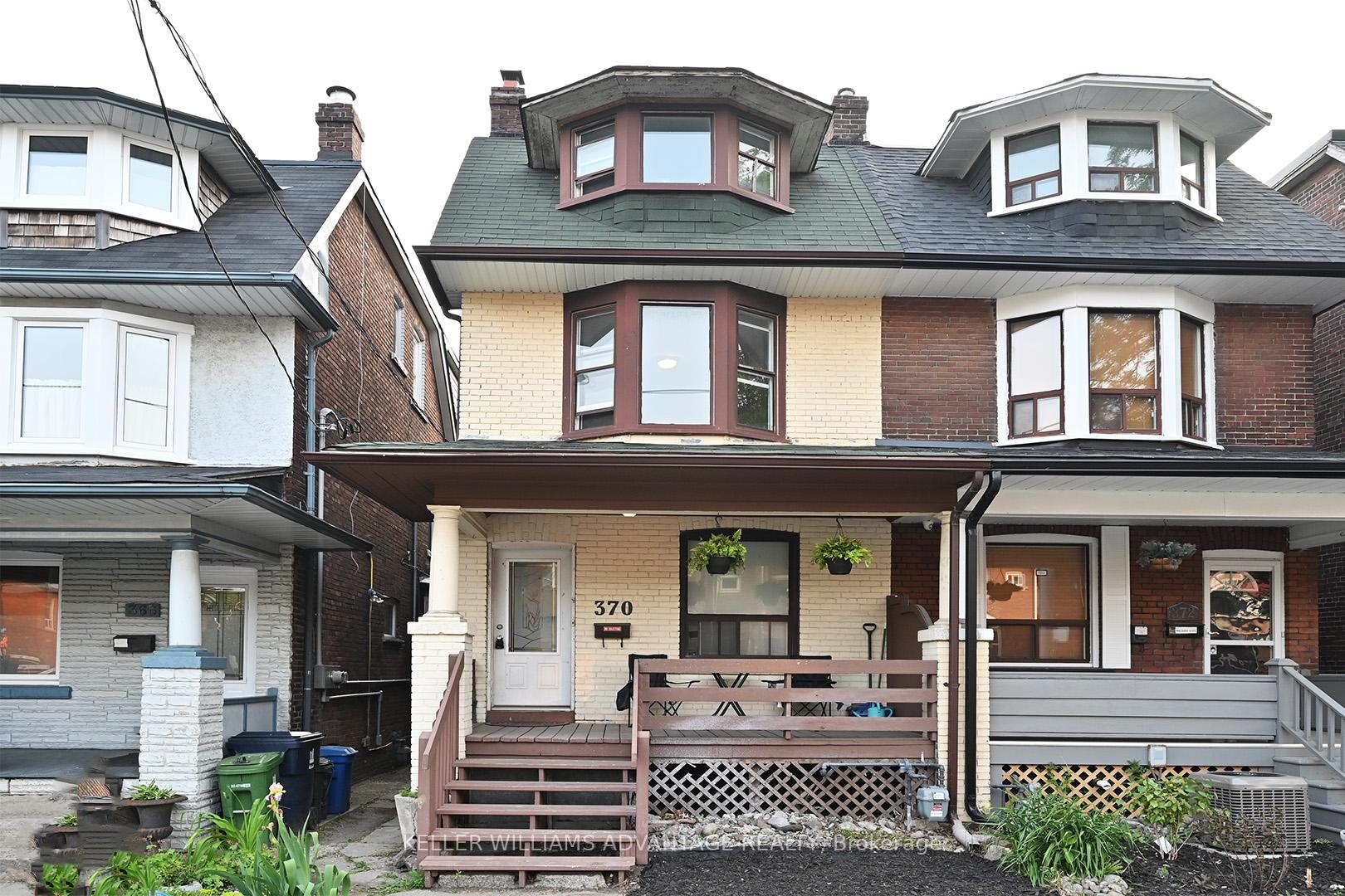 Photo 2 of Unit Upper, 370 Woodbine Avenue, Toronto, The Beaches — HOMEH