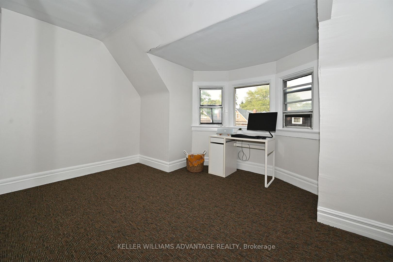 Photo 7 of Unit Upper, 370 Woodbine Avenue, Toronto, The Beaches — HOMEH