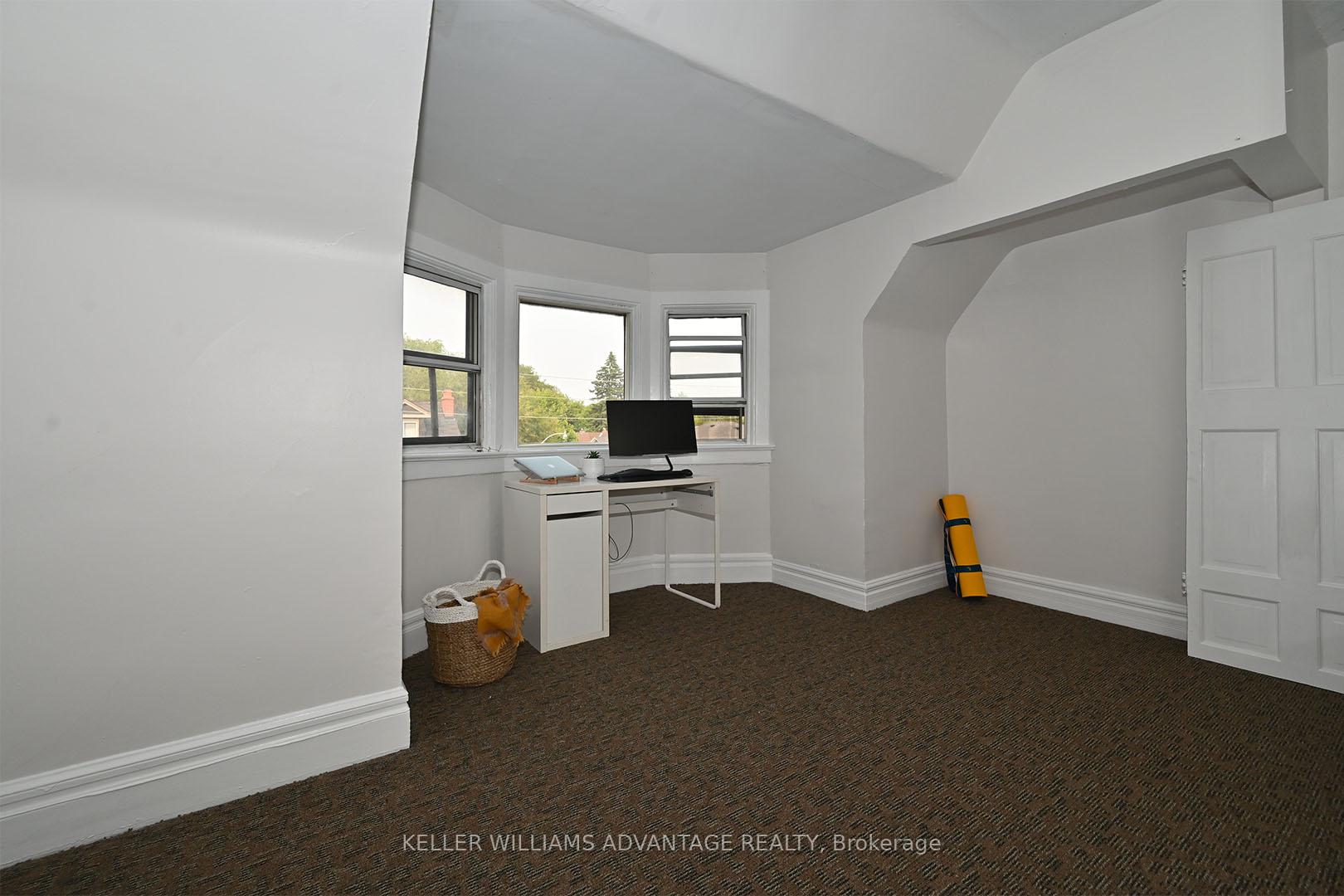 Photo 8 of Unit Upper, 370 Woodbine Avenue, Toronto, The Beaches — HOMEH