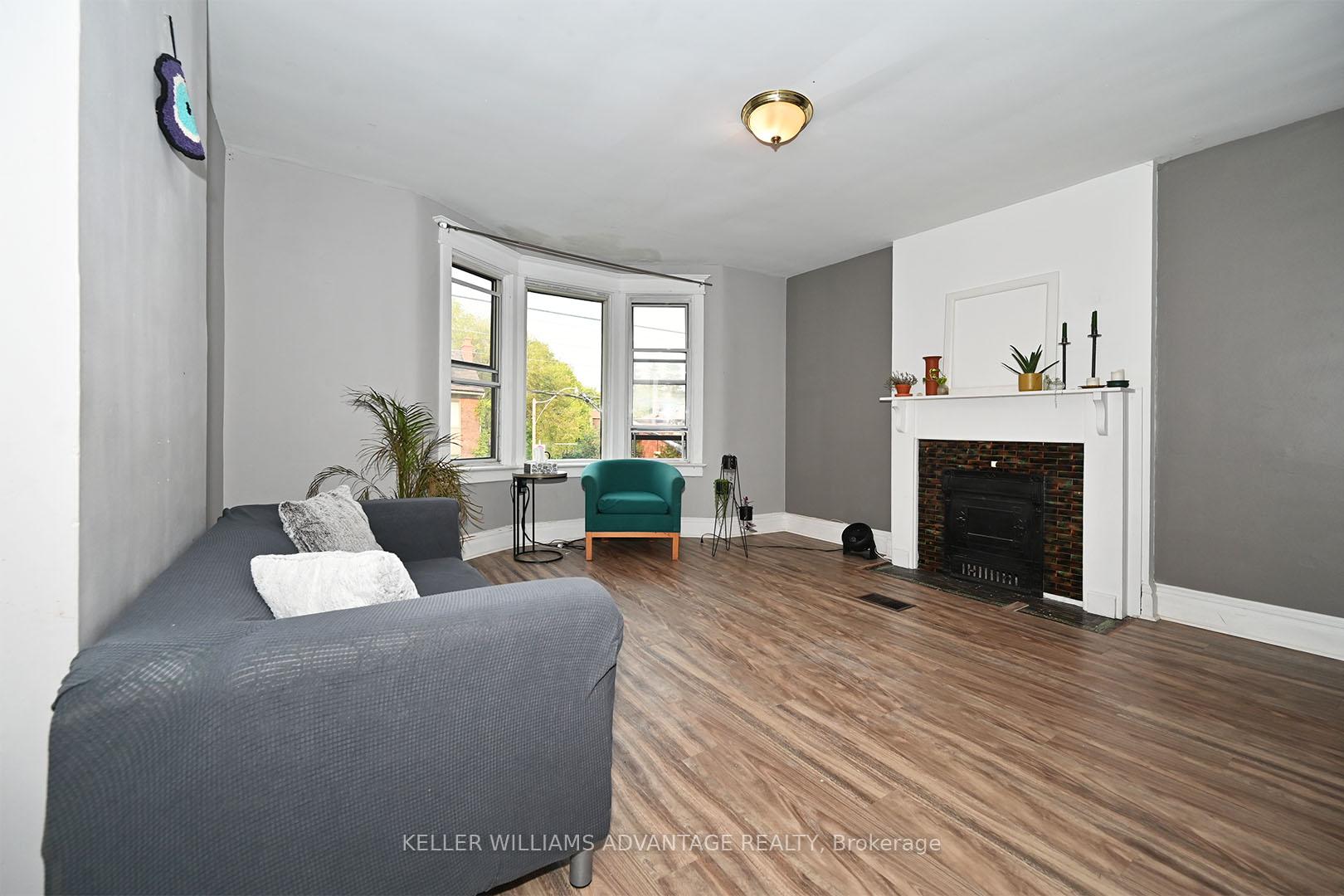 Photo 10 of Unit Upper, 370 Woodbine Avenue, Toronto, The Beaches — HOMEH